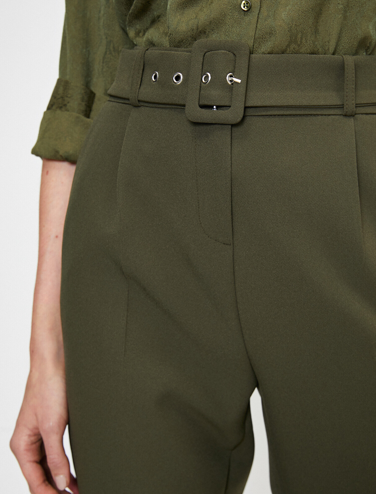   Yüksek Bel Kemer Detaylı Havuç Pantolon