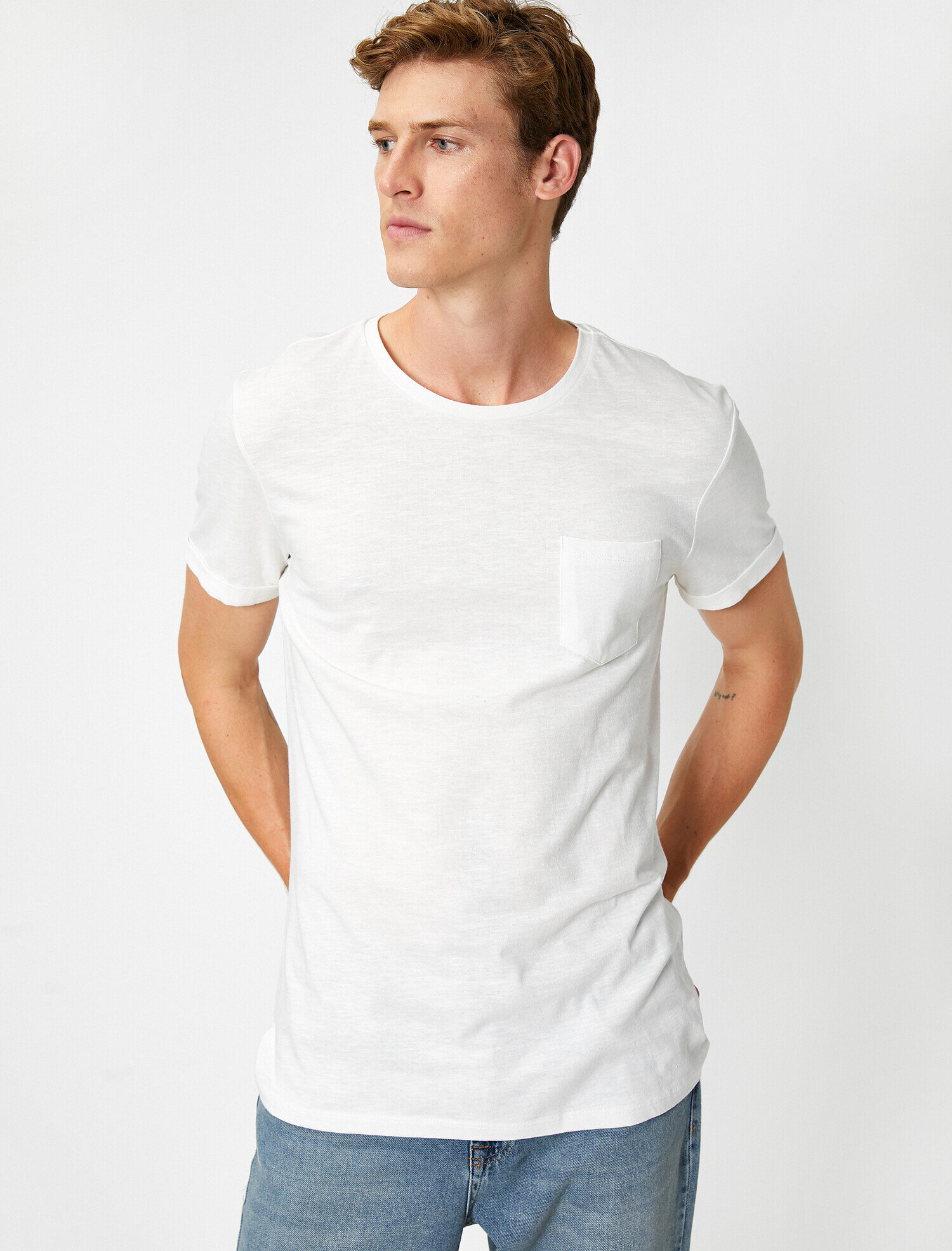   Pamuklu Bisiklet Yaka Kısa Kollu Cepli Tişört