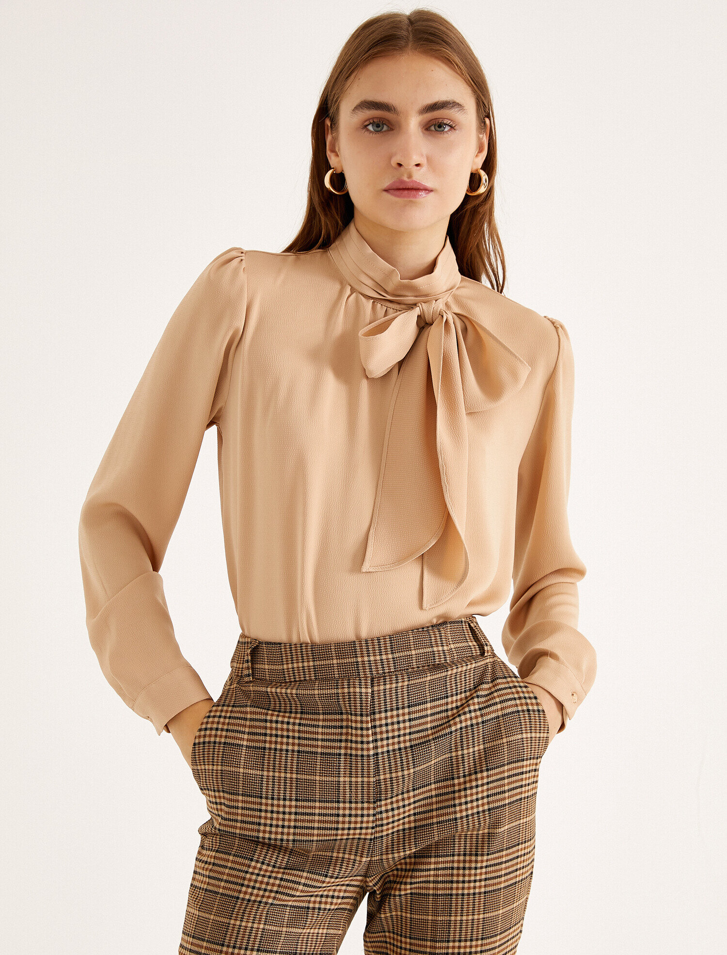   Boyundan Kuşaklı Bluz Pileli