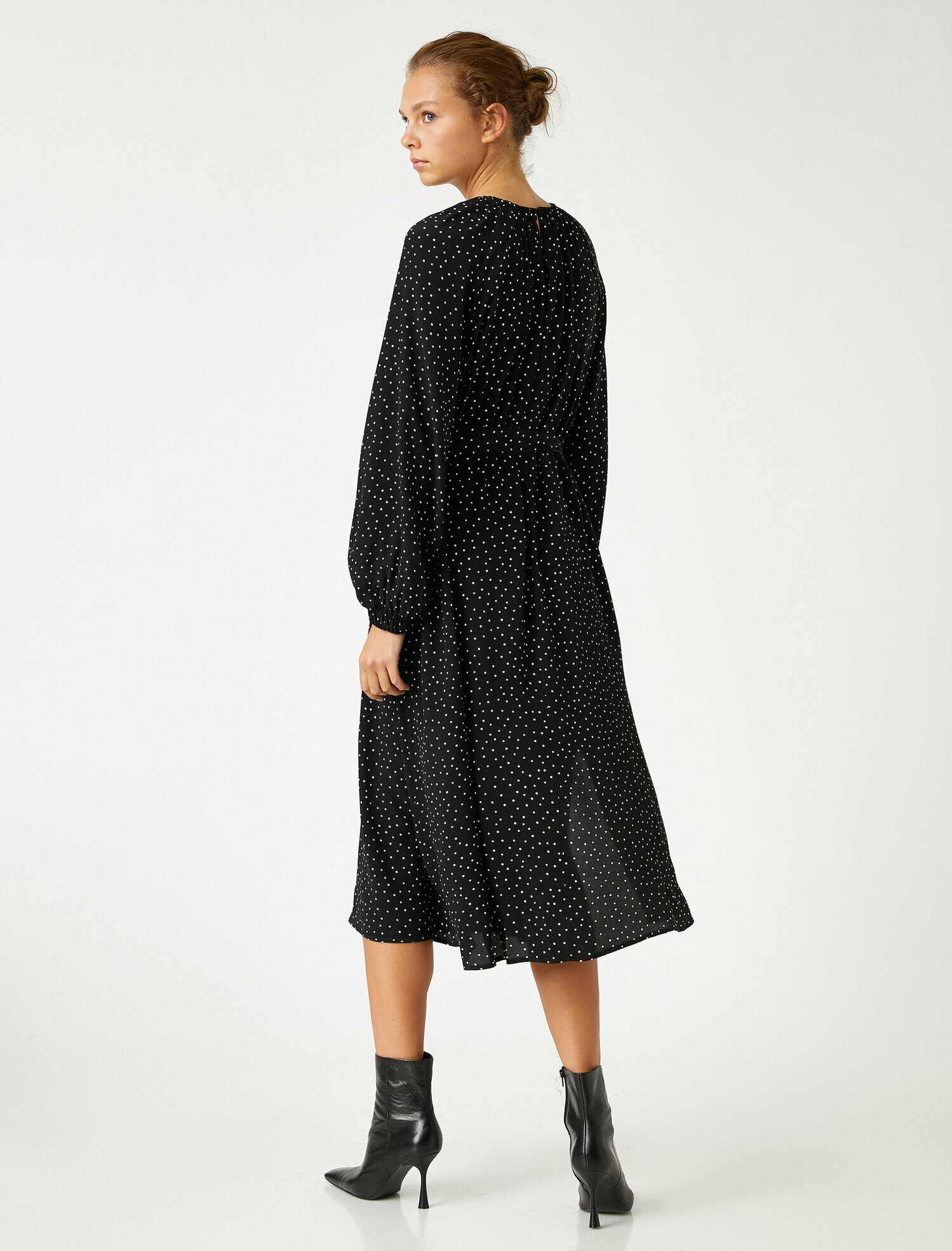   Puantiyeli Uzun Kollu Beli Lastikli Midi Elbise