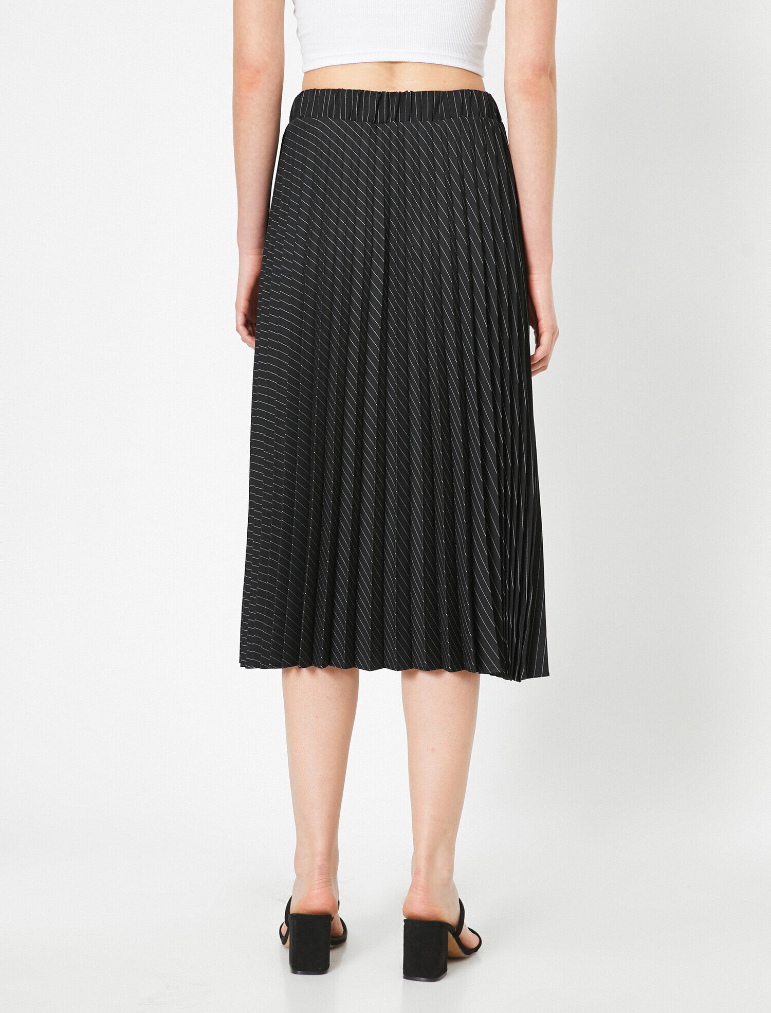   Pilise Detaylı Mini Etek