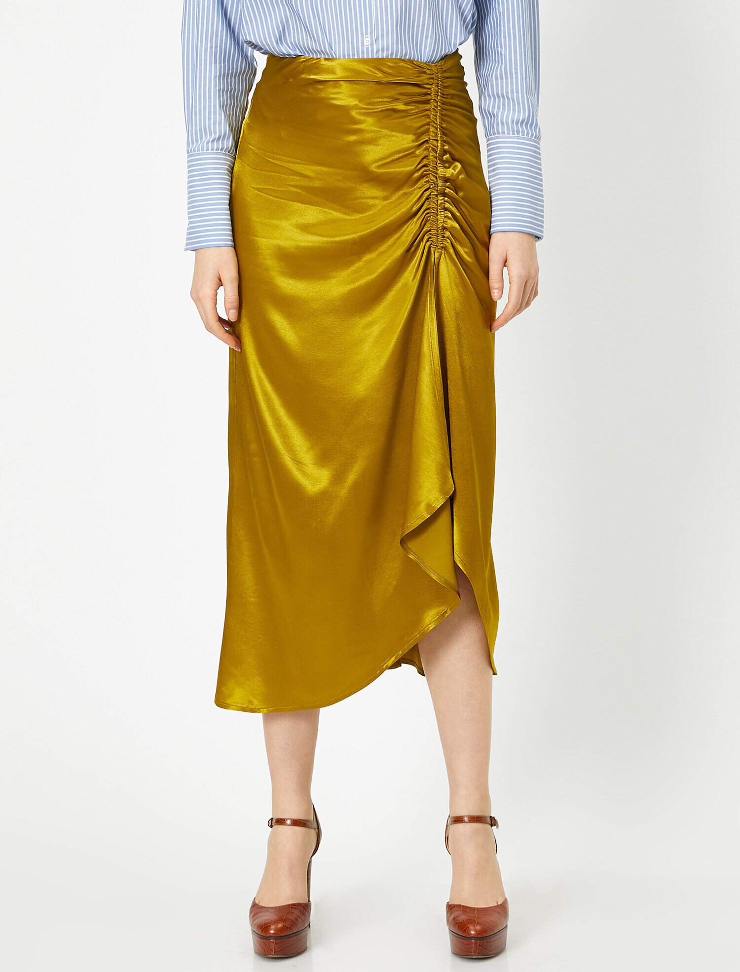   Yirtmaç Detayli Etek