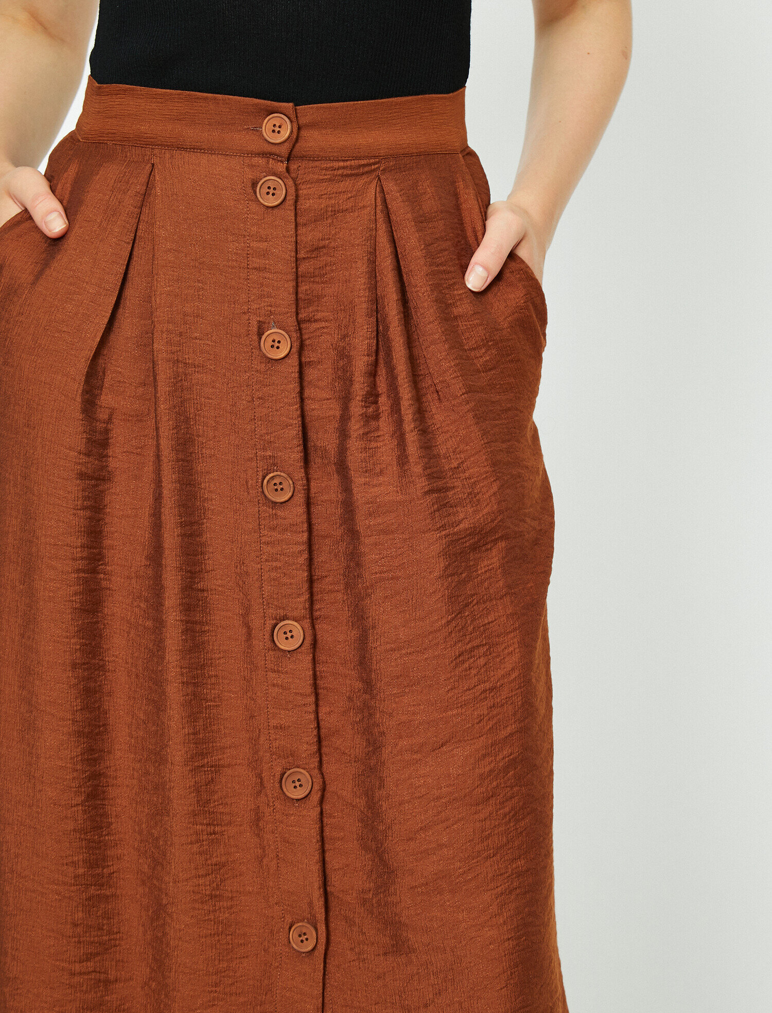   Düğme Detaylı Etek