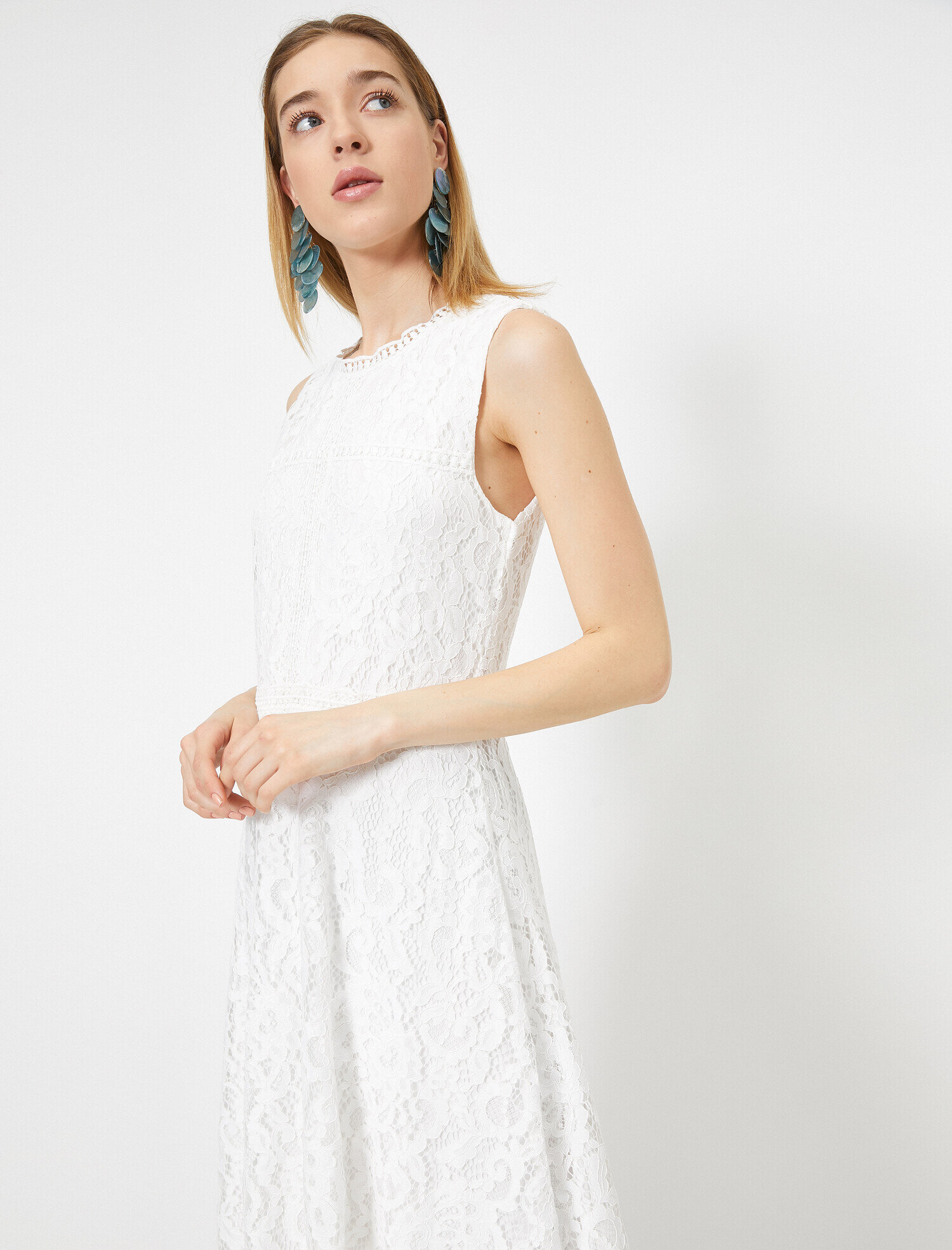   Bisiklet Yaka Kolsuz Dantel Detaylı Midi Elbise