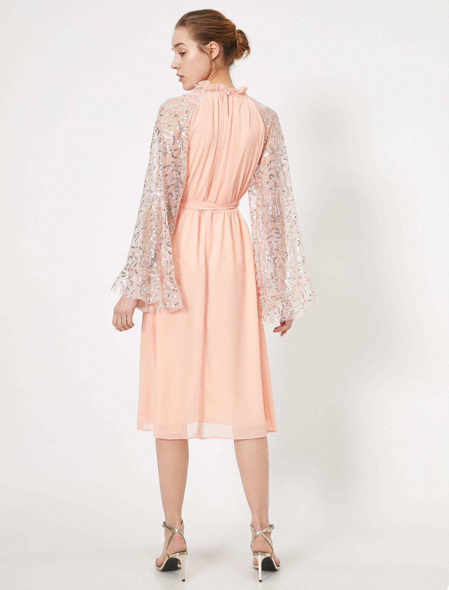   Yaka Detaylı Abiye Elbise Uzun Kollu Pul Detaylı Midi