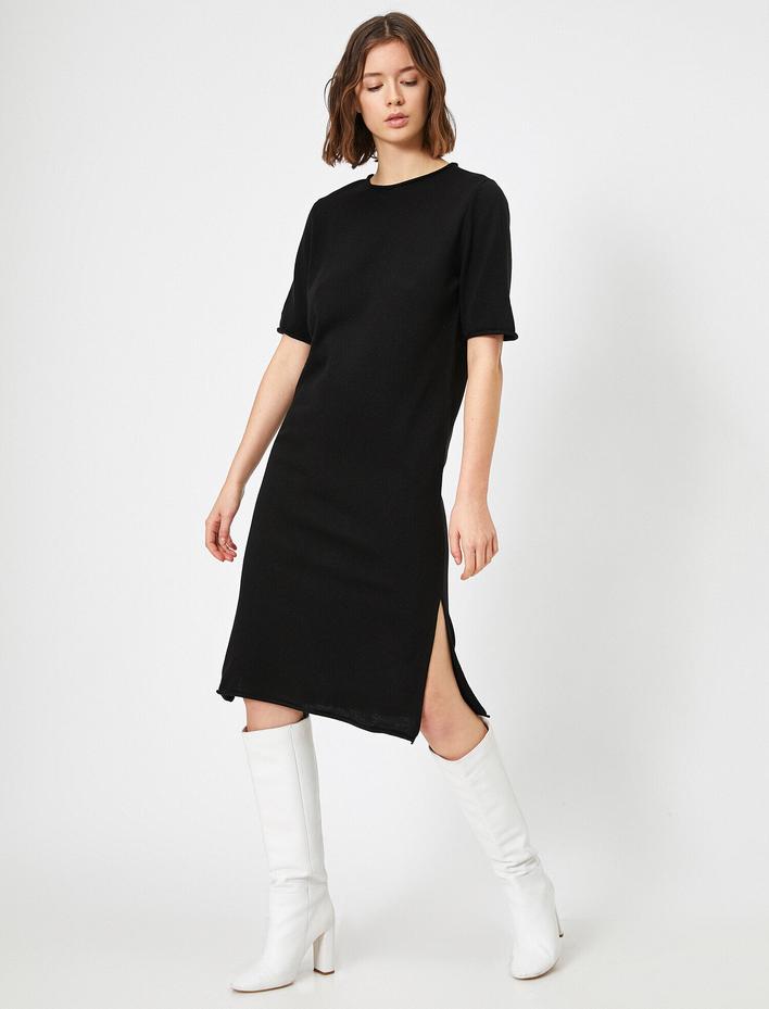  Triko Elbise Kısa Kollu Yırtmaç Detaylı