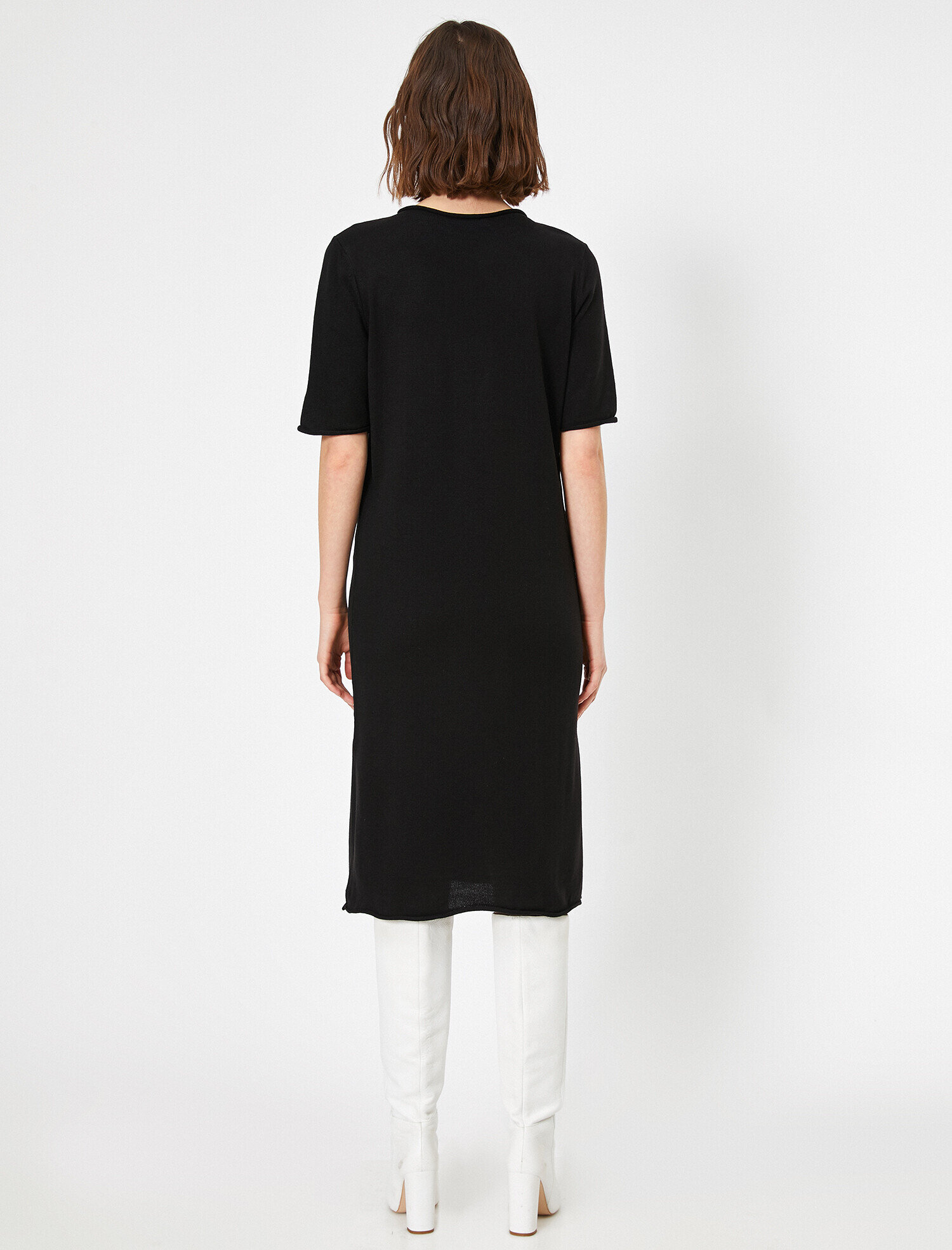   Triko Elbise Kısa Kollu Yırtmaç Detaylı