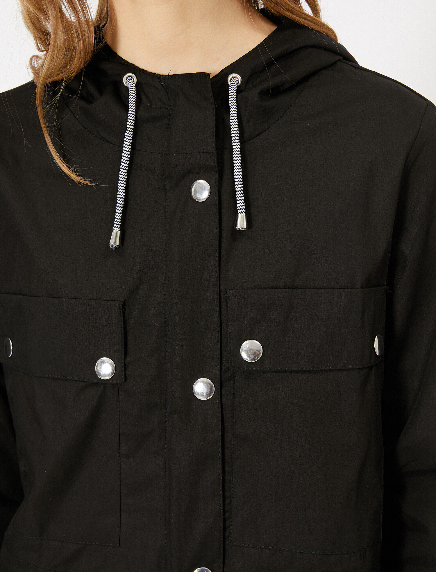   Kapüşonlu Bağcık Detaylı Uzun Mont