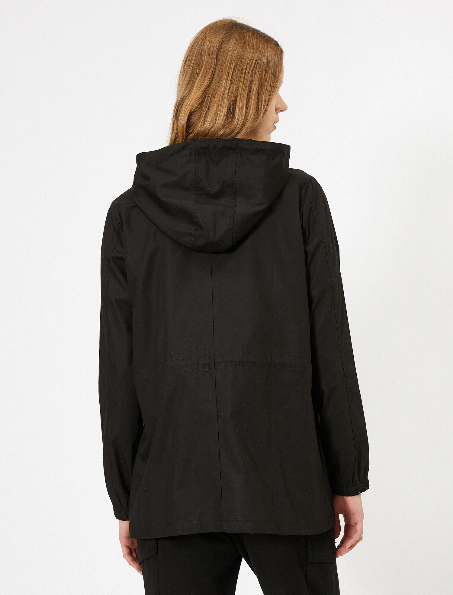   Kapüşonlu Bağcık Detaylı Uzun Mont