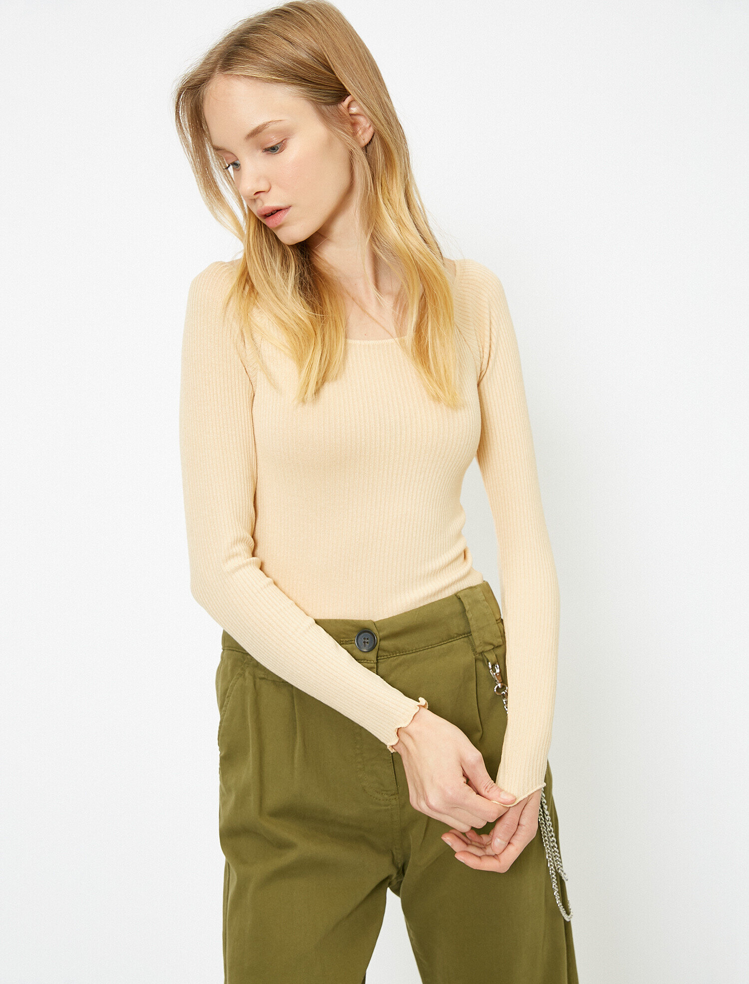   Oyuk Yaka Uzun Kol Tişört