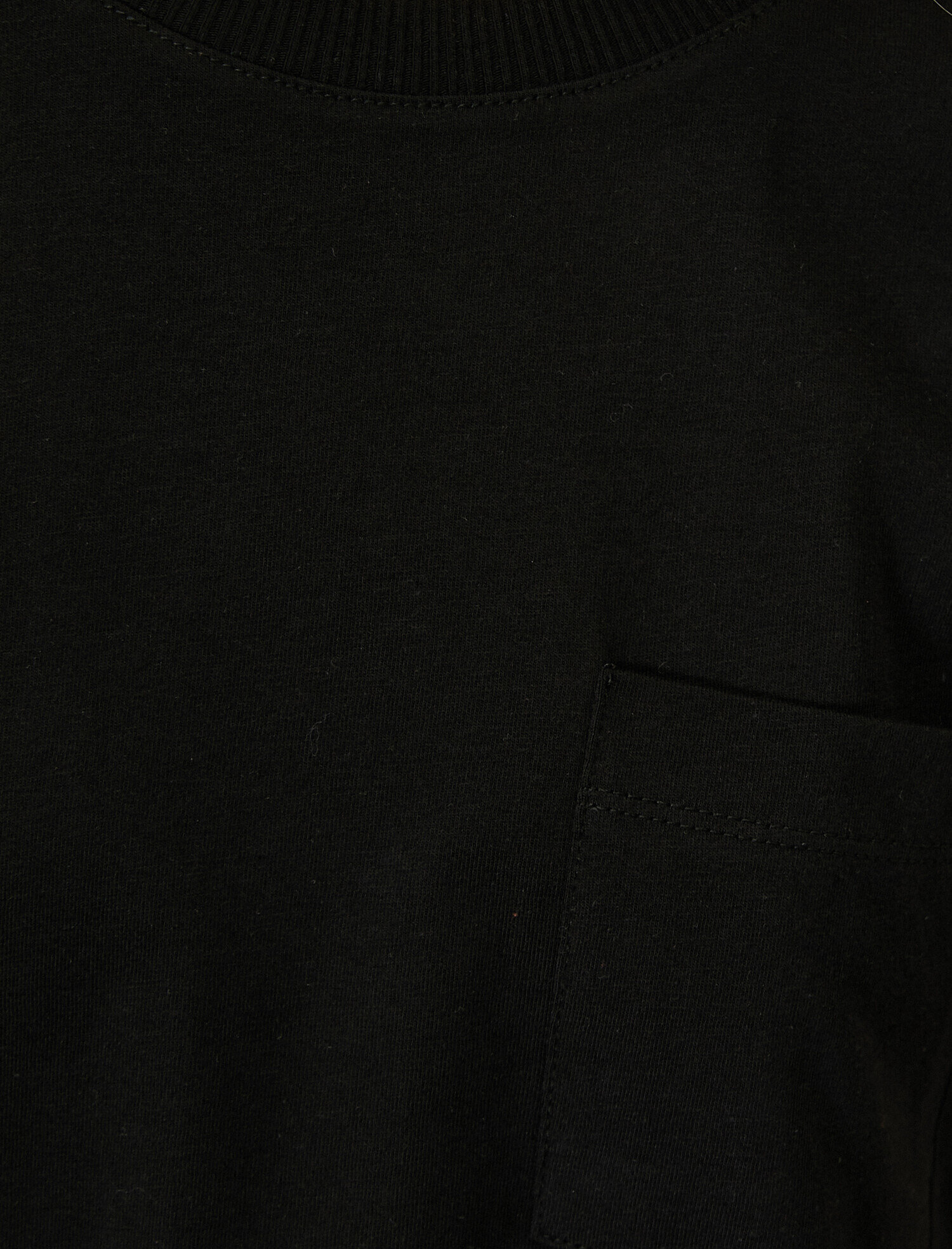   Cep Detaylı Tişört