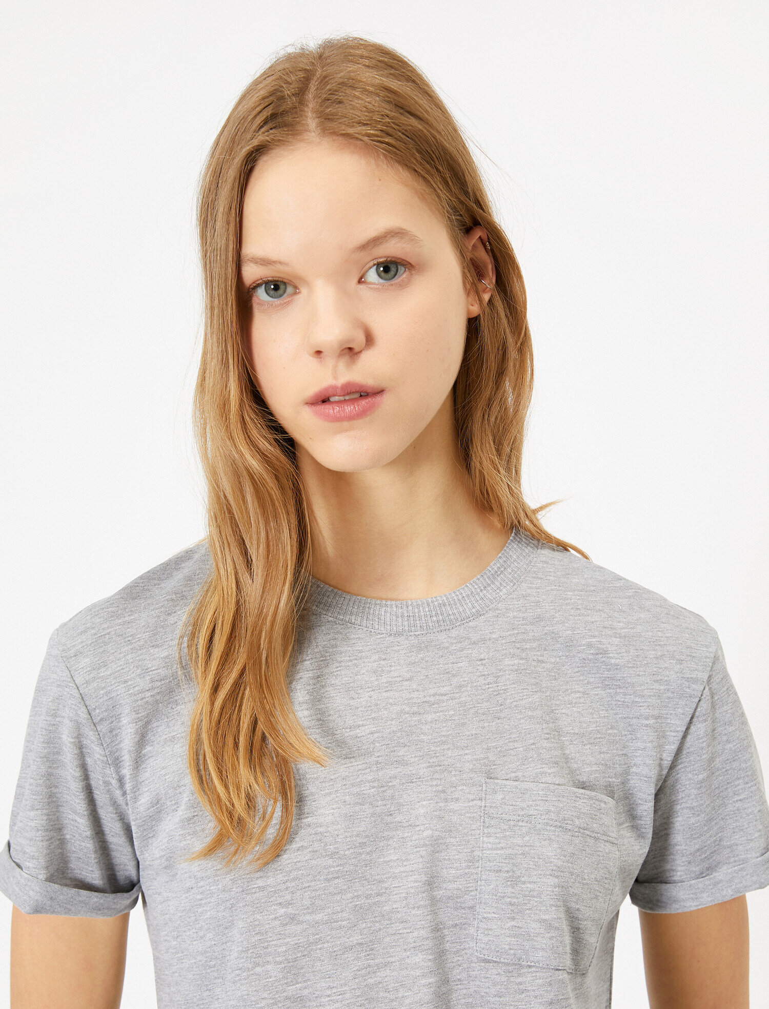   Cep Detaylı Tişört