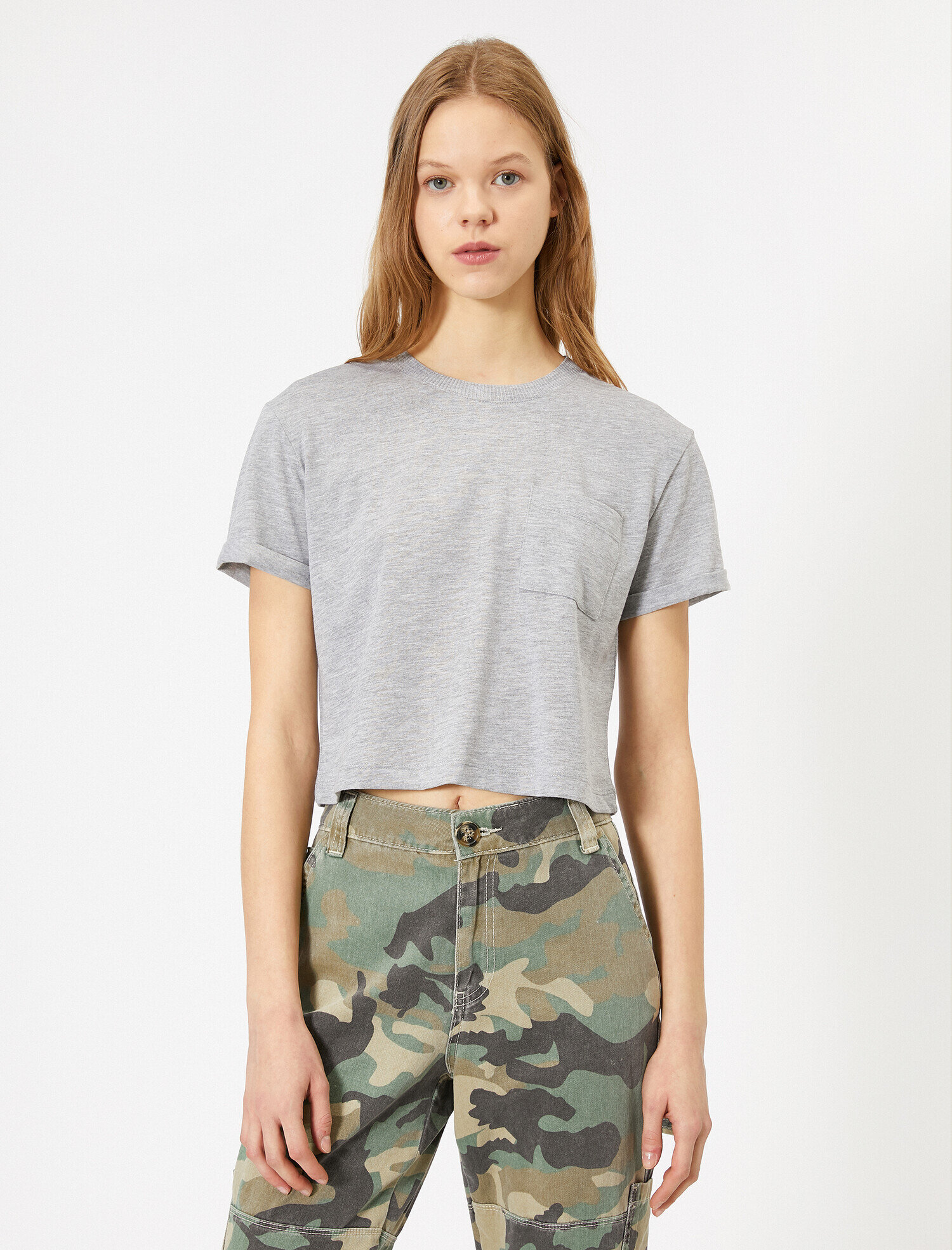   Cep Detaylı Tişört