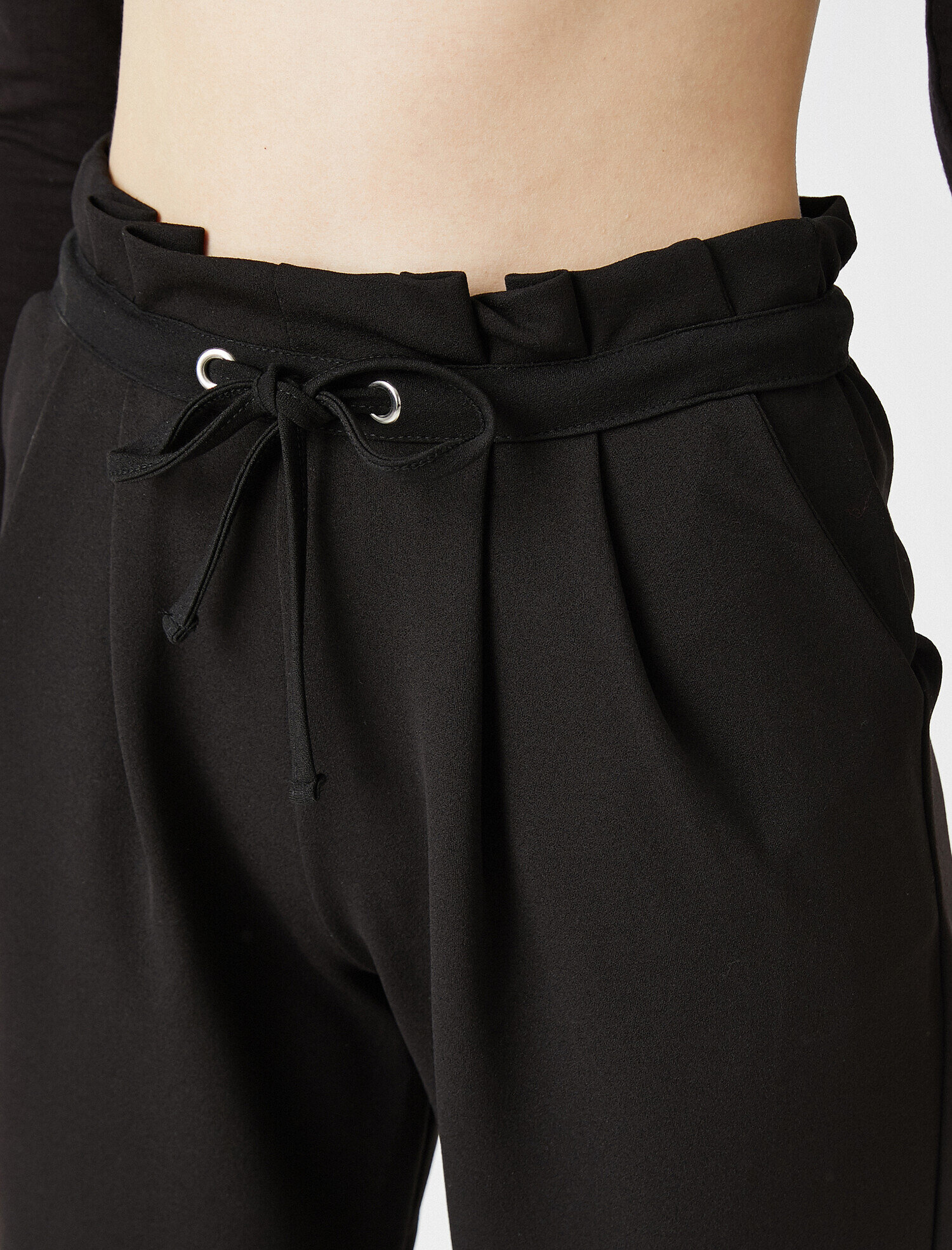   Normal Bel Beli Bağlamalı Cep Detaylı Pantolon