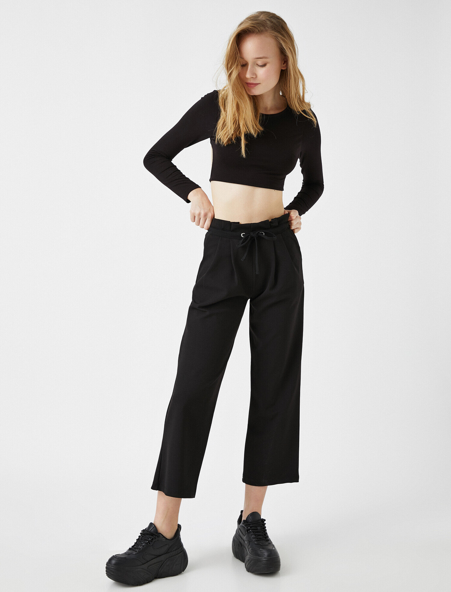   Normal Bel Beli Bağlamalı Cep Detaylı Pantolon