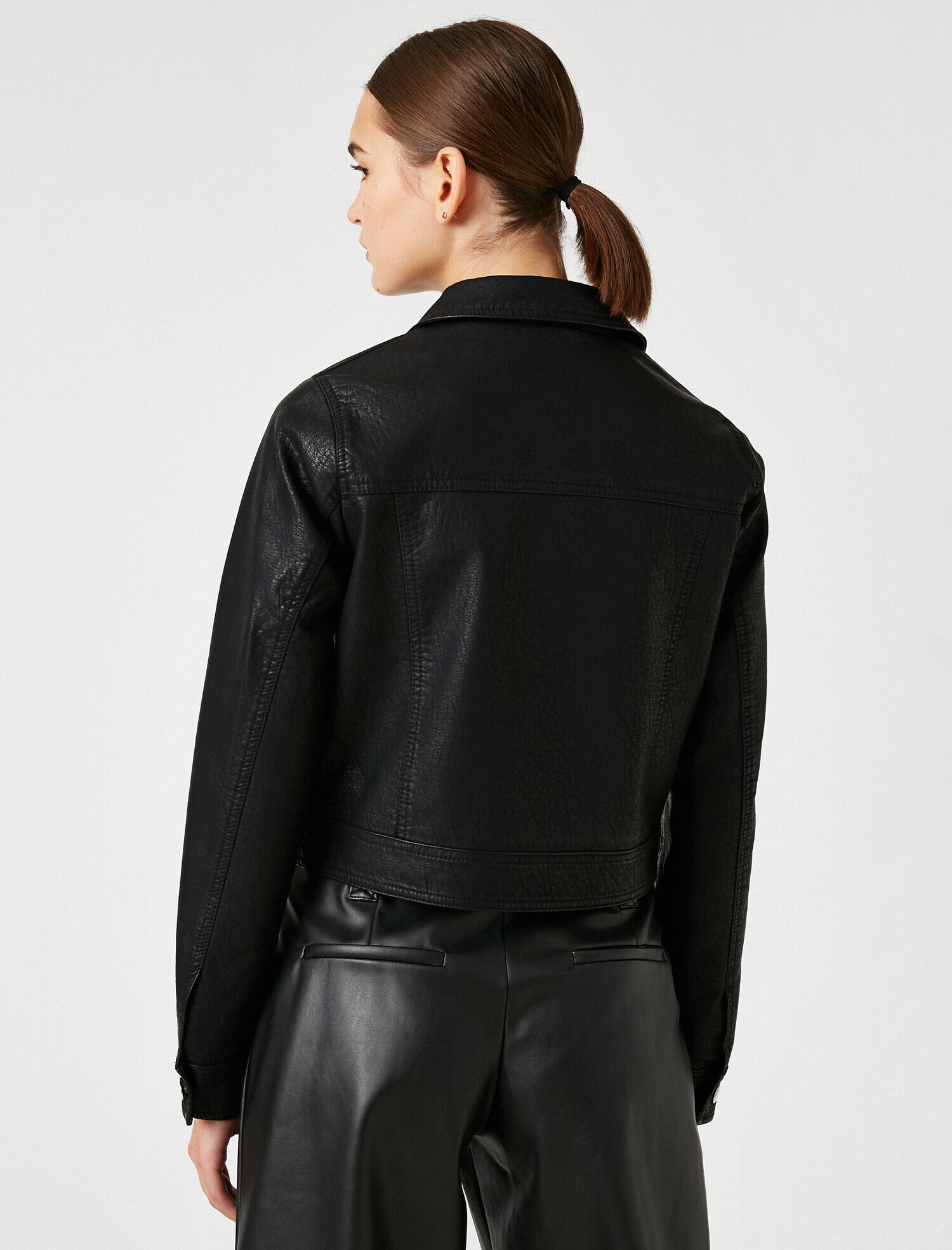   Kısa Deri Görünümlü Ceket