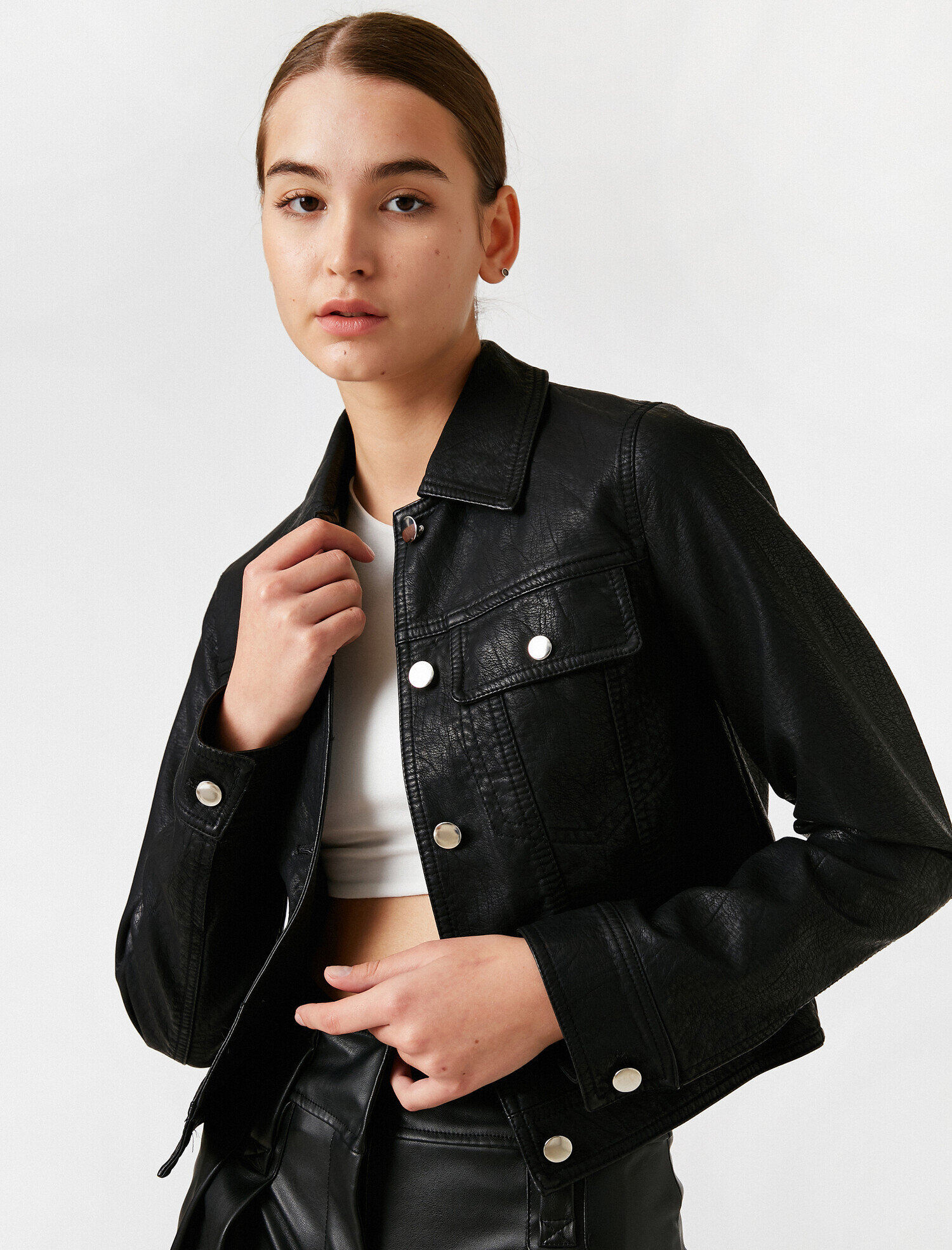   Kısa Deri Görünümlü Ceket