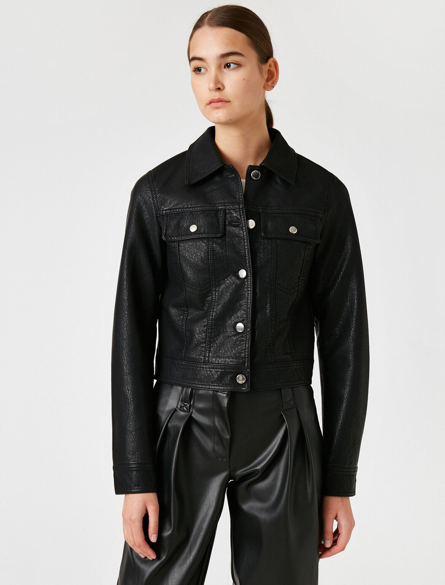   Kısa Deri Görünümlü Ceket