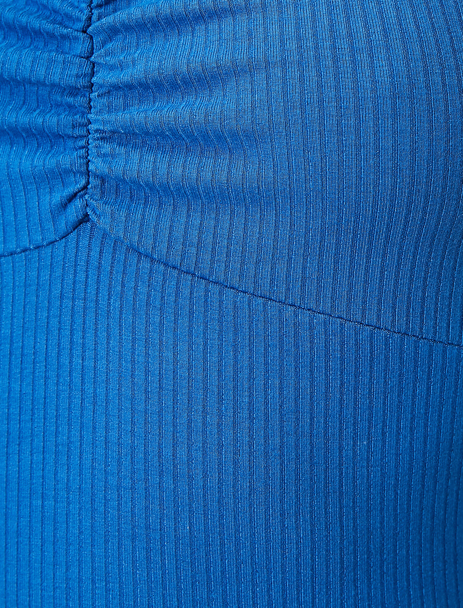   Yaka Detaylı Büzgülü Kısa Kollu Midi Elbise