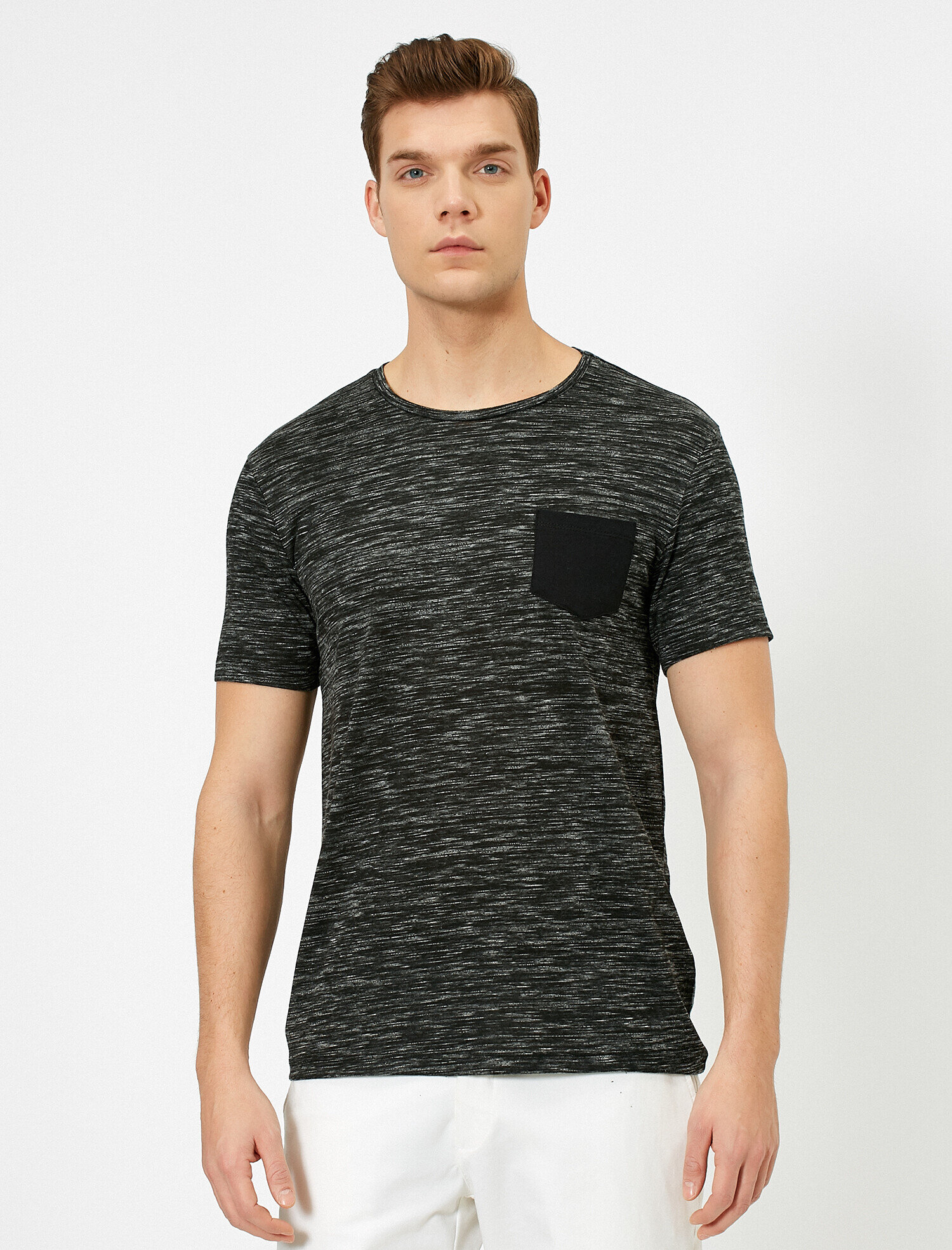   Cep Detaylı Tişört