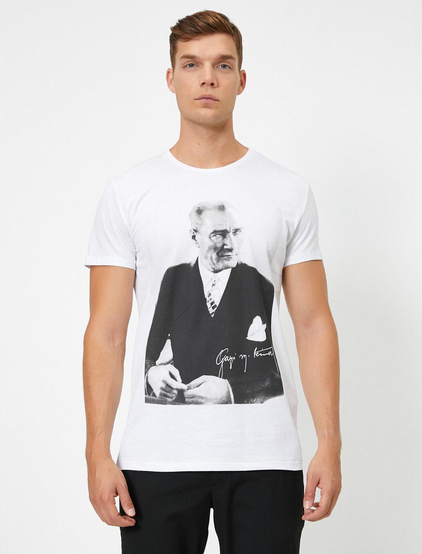   Atatürk Baskılı Kısa Kollu Pamuklu Tişört