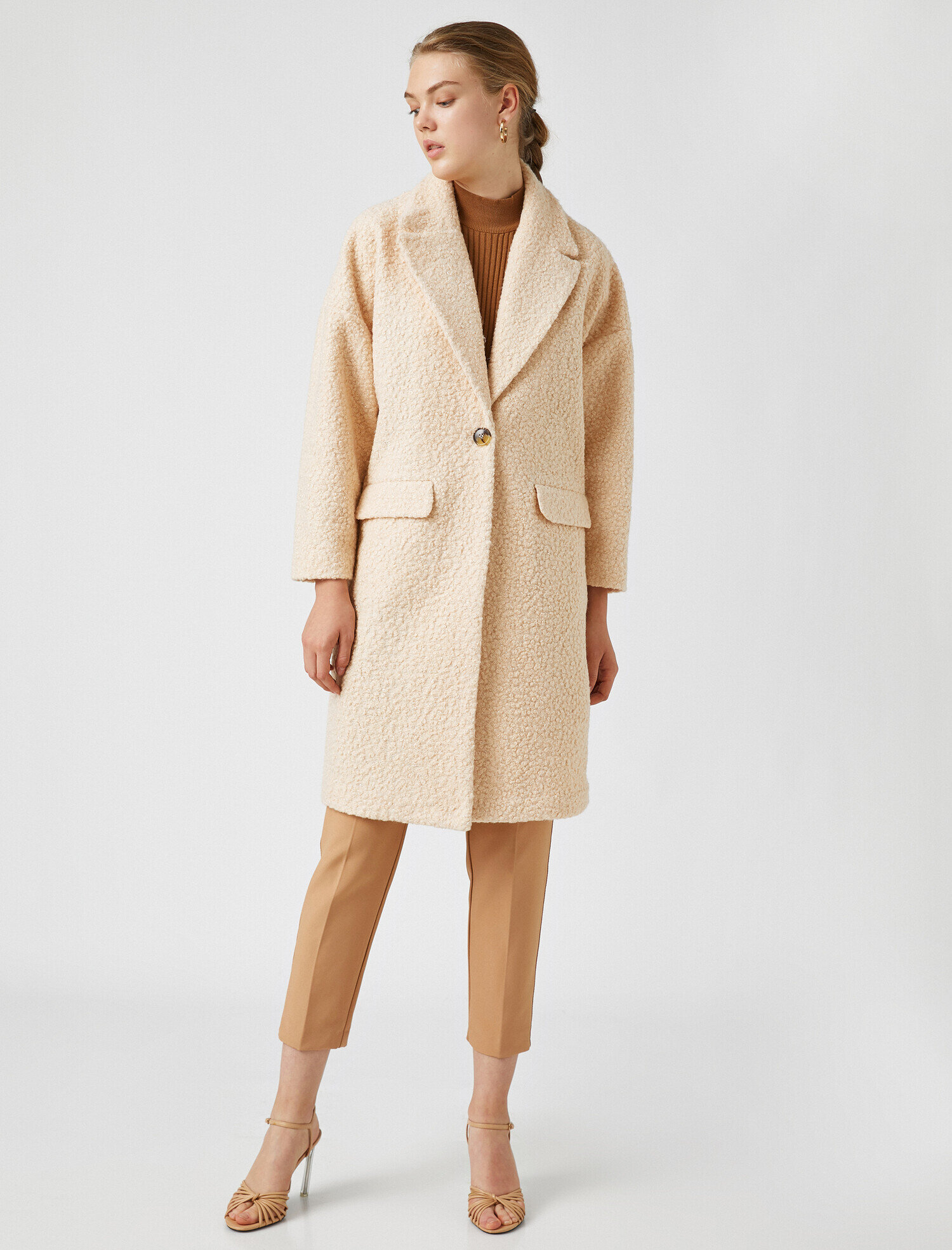   Düğmeli Cep Detaylı Kaban