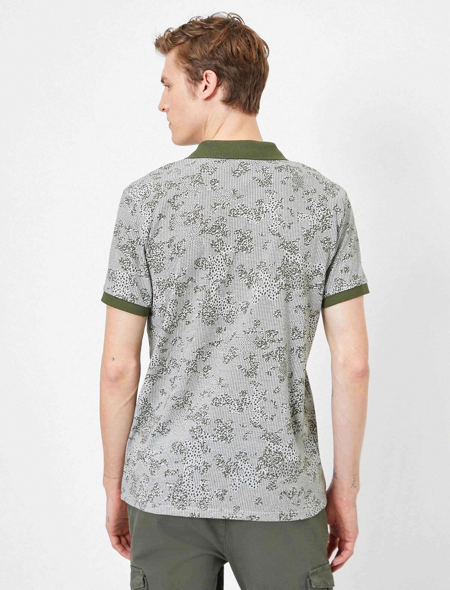   Polo Yaka Kamuflaj ve Puantiye Desenli Süprem Kumaş Slim Fit Tişört