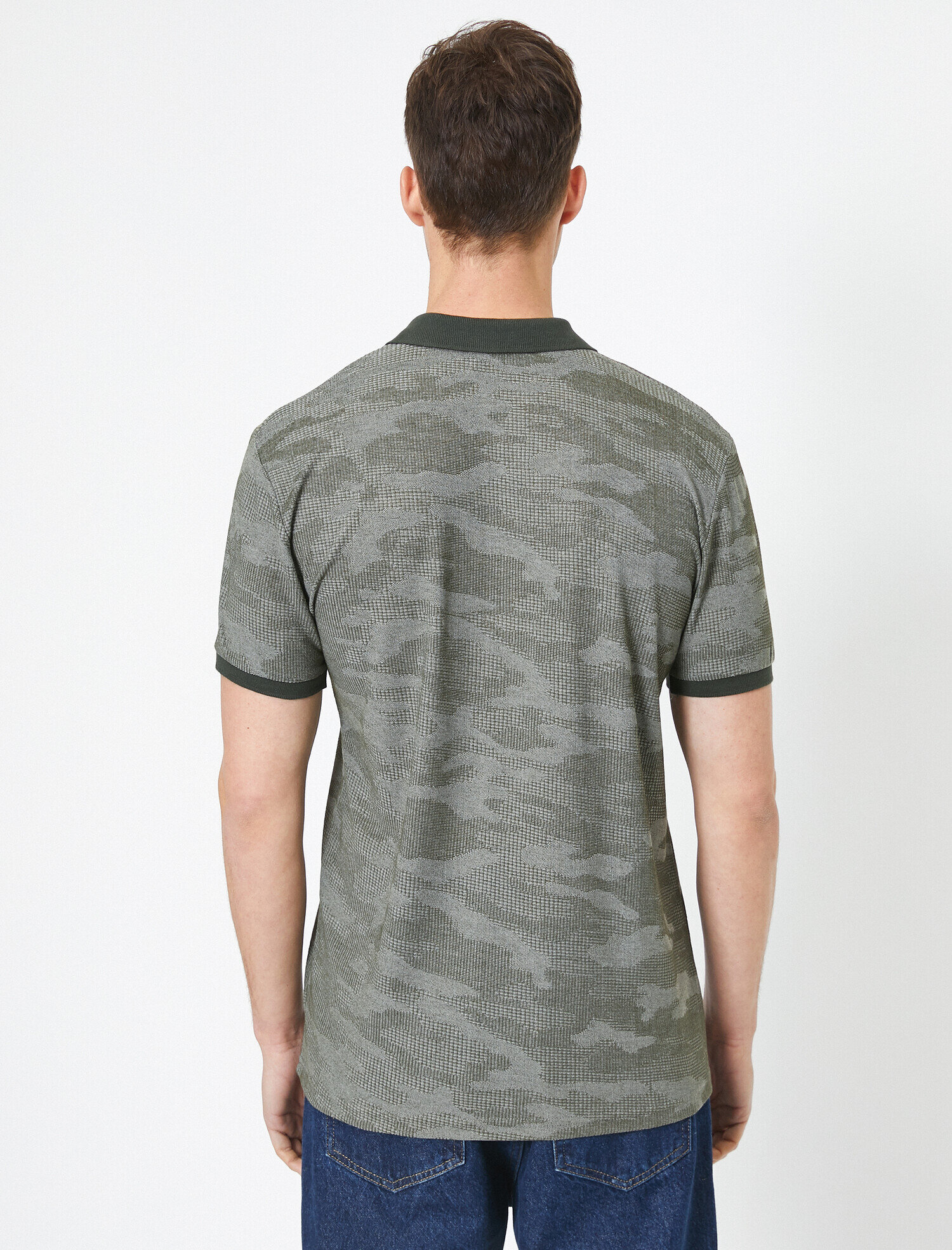 Polo Yaka Kısa Kollu Desenli Tişört