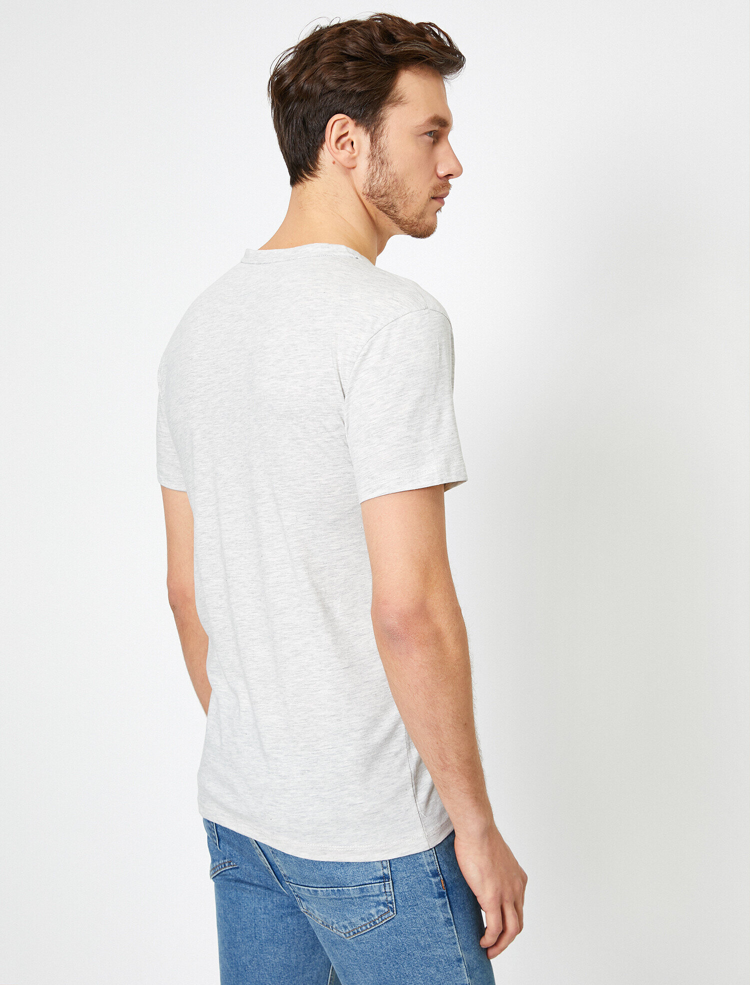 V Yaka Esnek Kumaşlı Süper Slim Fit Basic Tişört