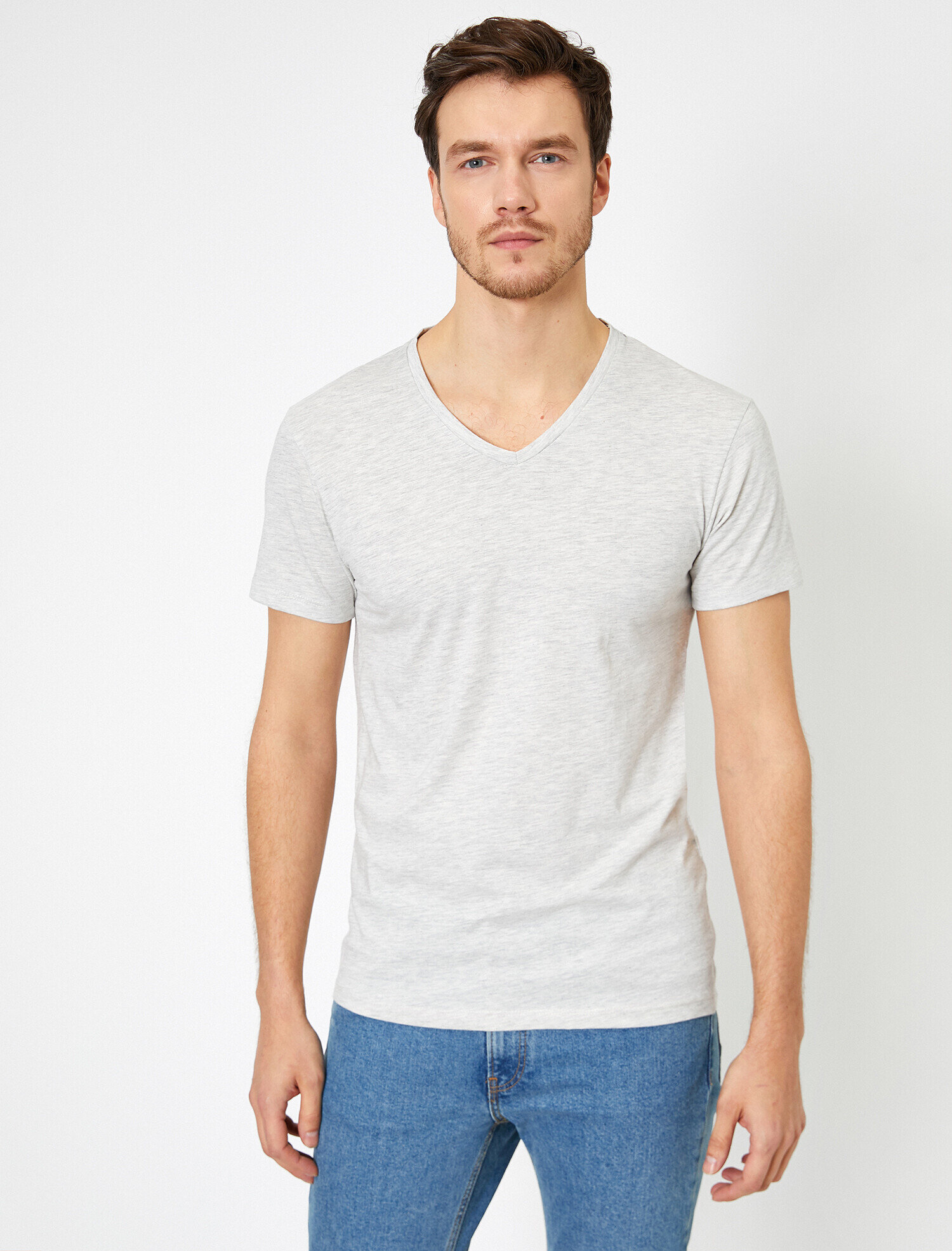 V Yaka Esnek Kumaşlı Süper Slim Fit Basic Tişört