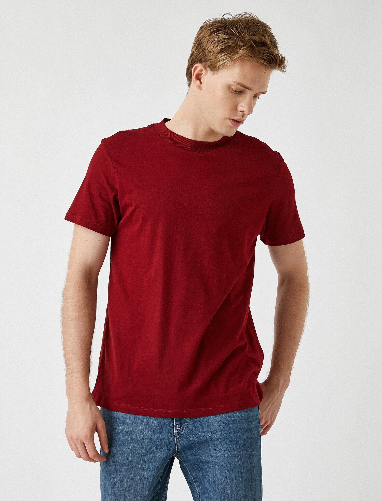 Yüksek Yaka Rahat Kesim Basic Tişört