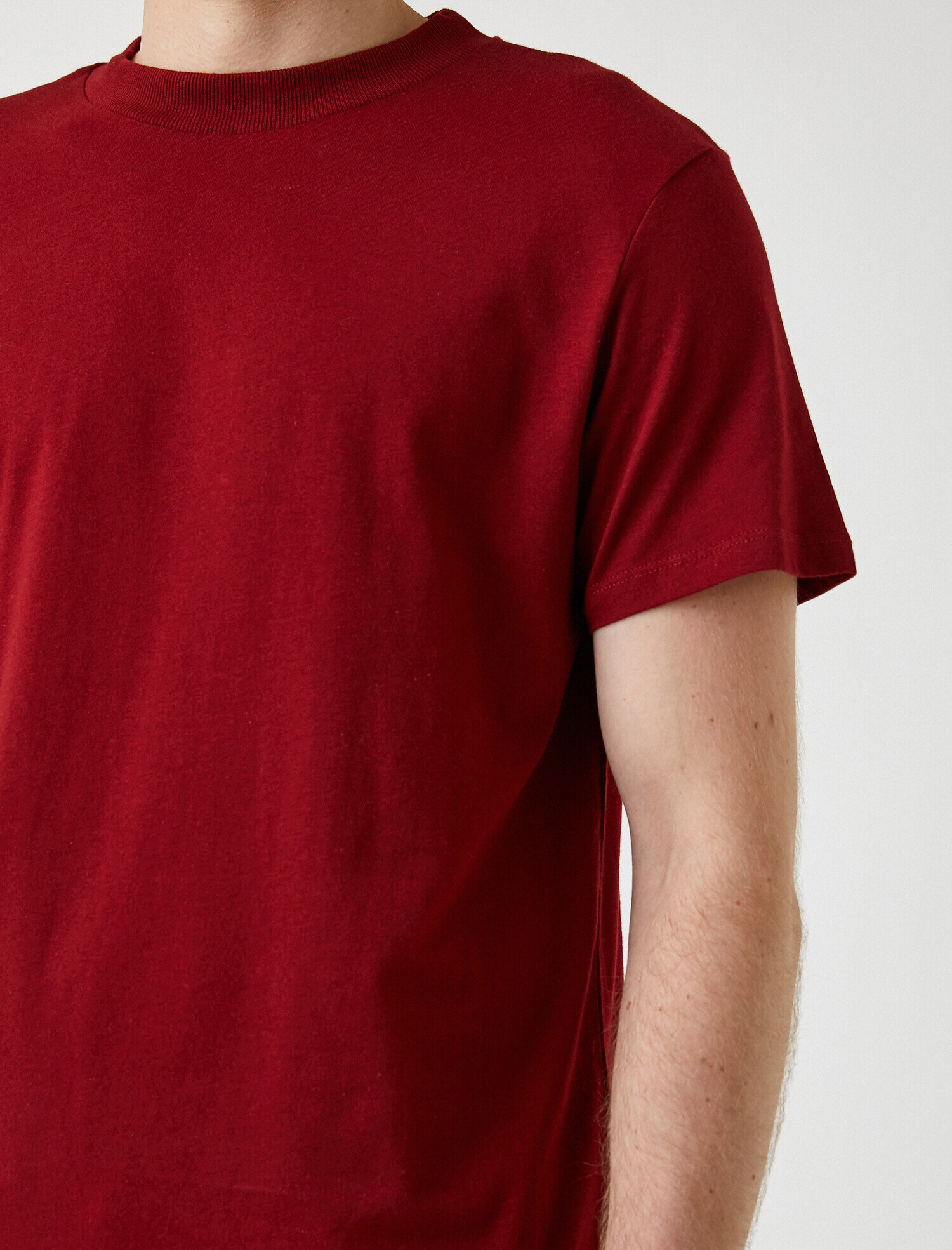 Yüksek Yaka Rahat Kesim Basic Tişört