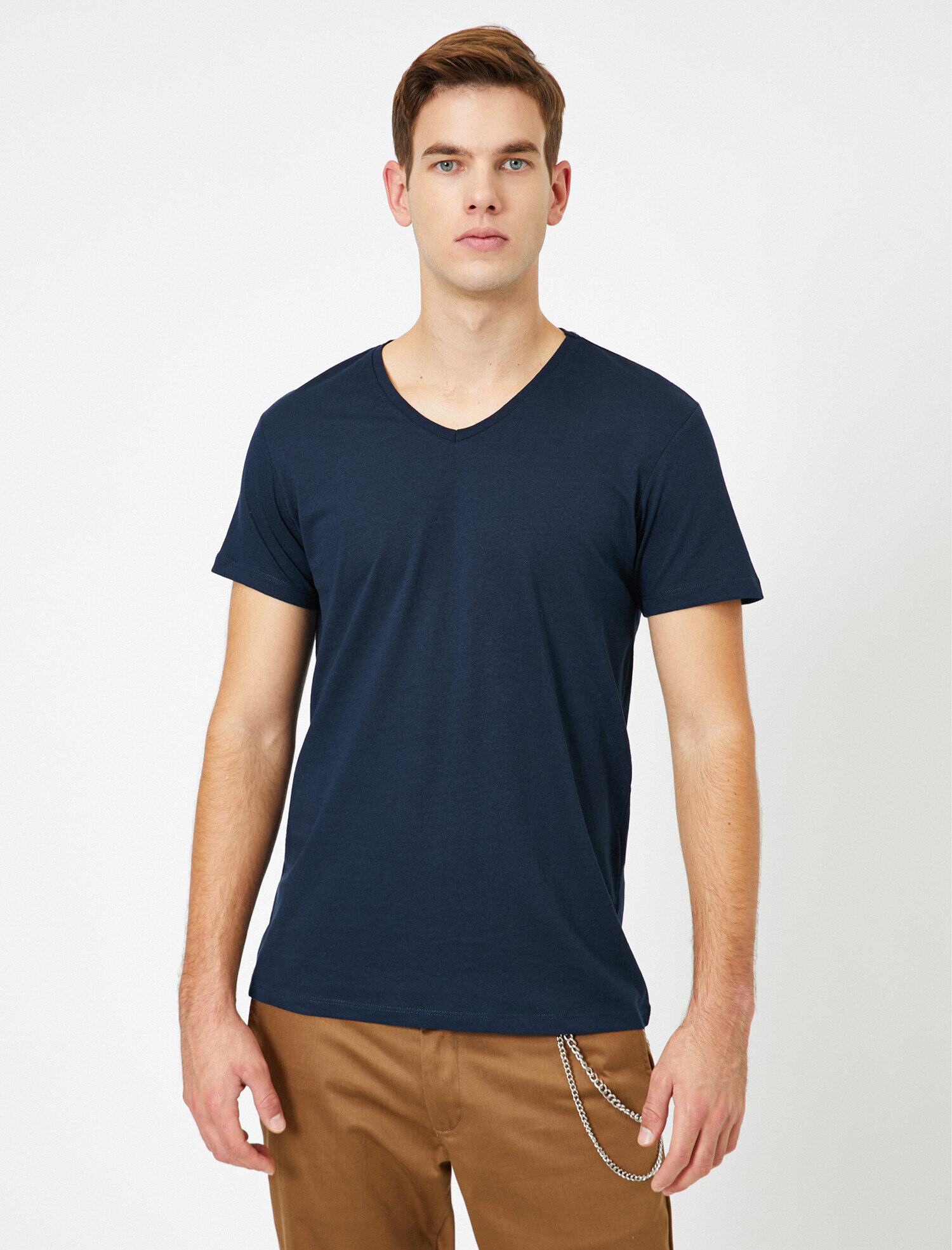   V Yaka Pamuklu Dar Kesim Basic Tişört