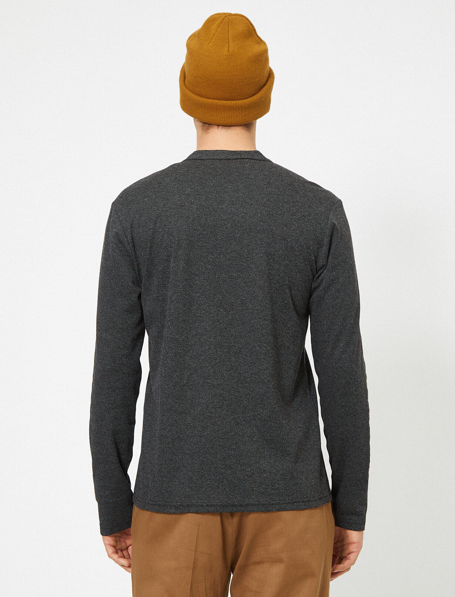   Düğme Detaylı Tişört