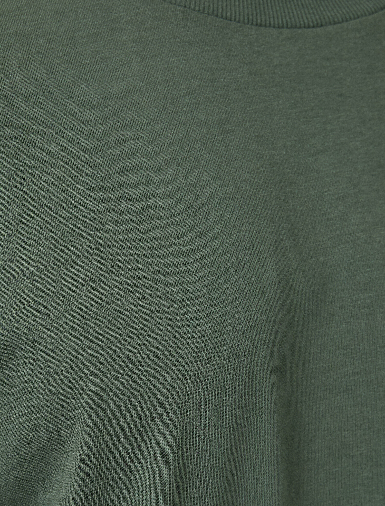   Yüksek Yaka Rahat Kesim Basic Tişört