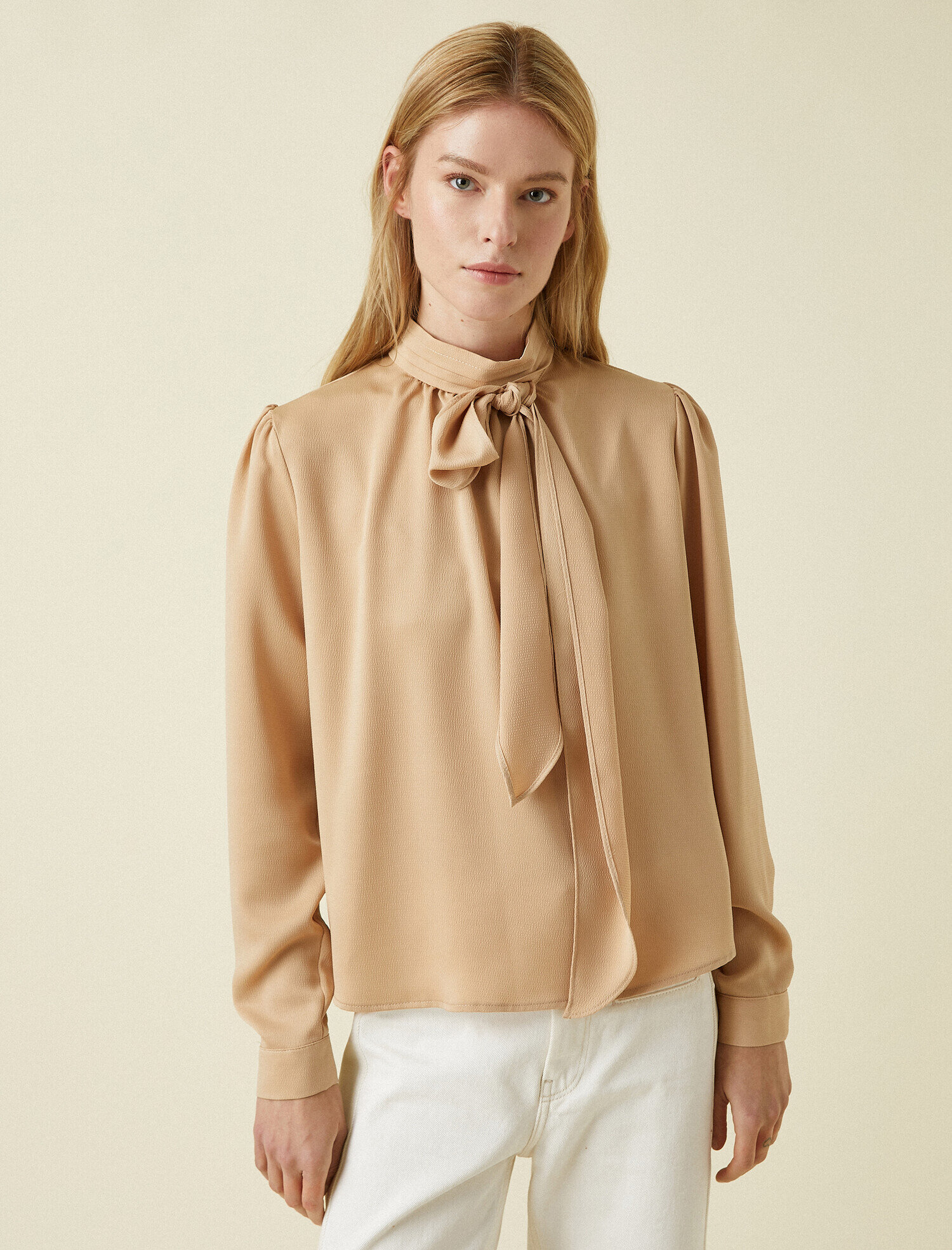   Fular Yaka Uzun Kollu Bluz