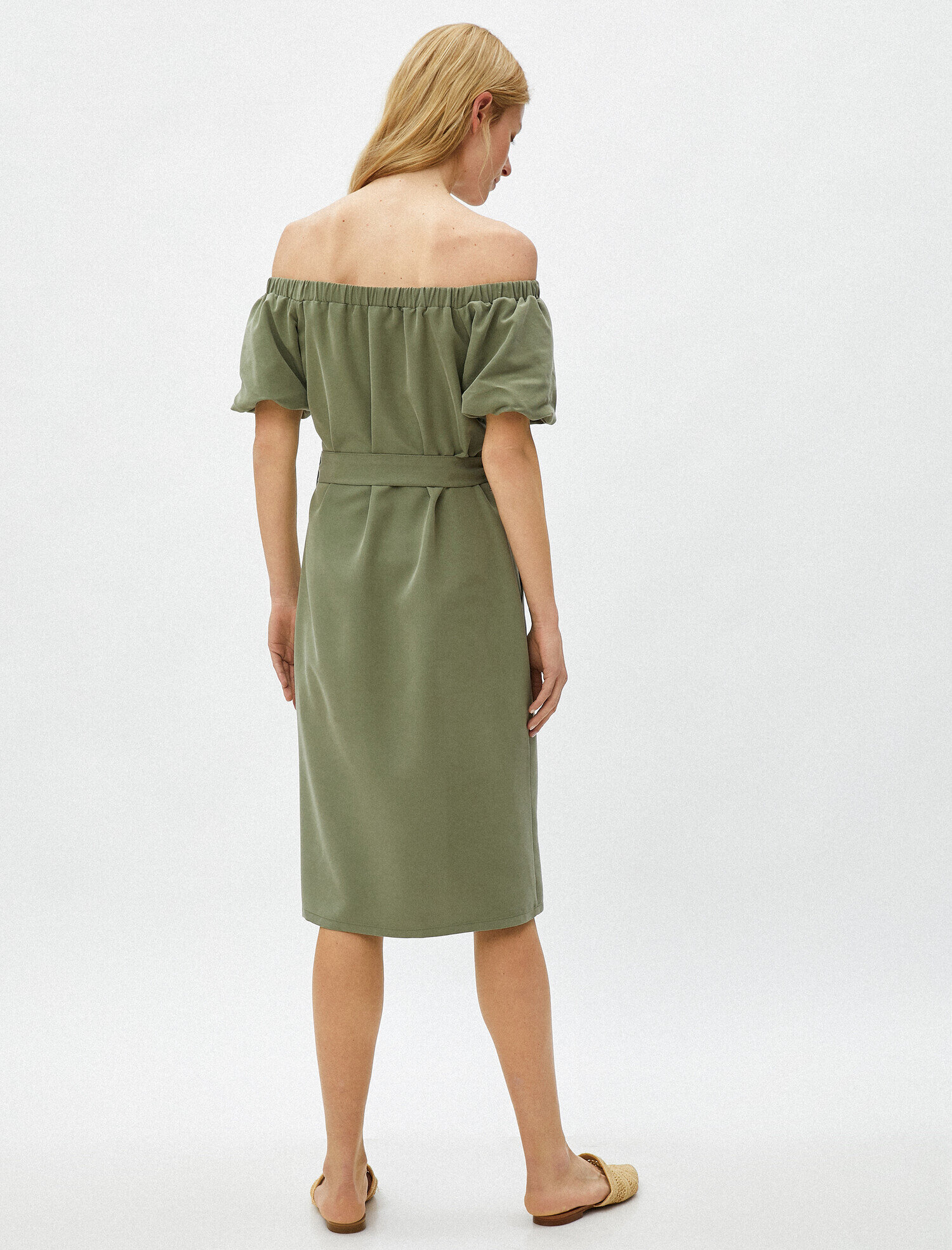 Omzu Açık Elbise Kısa Kollu Düğmeli Kemerli