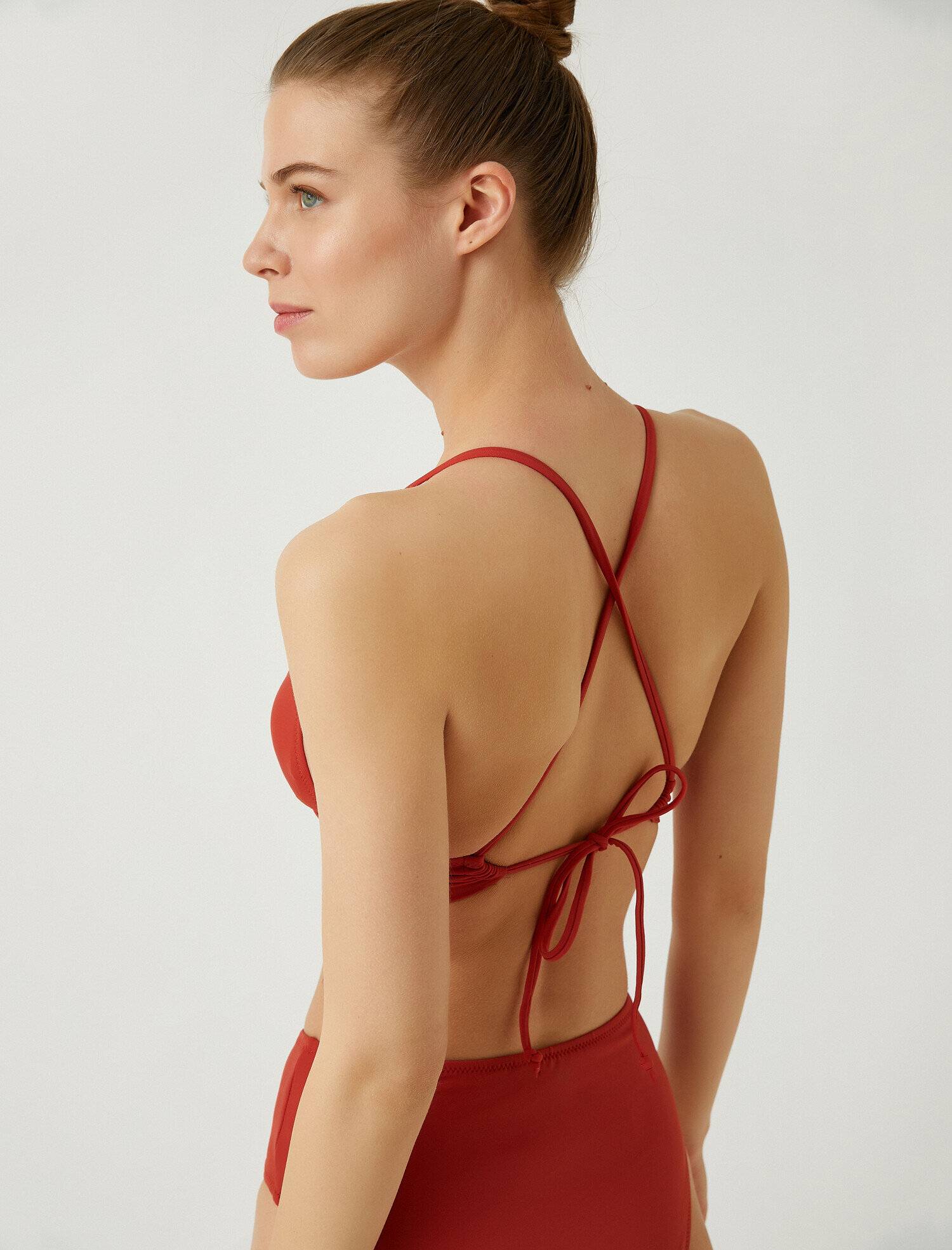   Sırt Detaylı Bikini Üstü