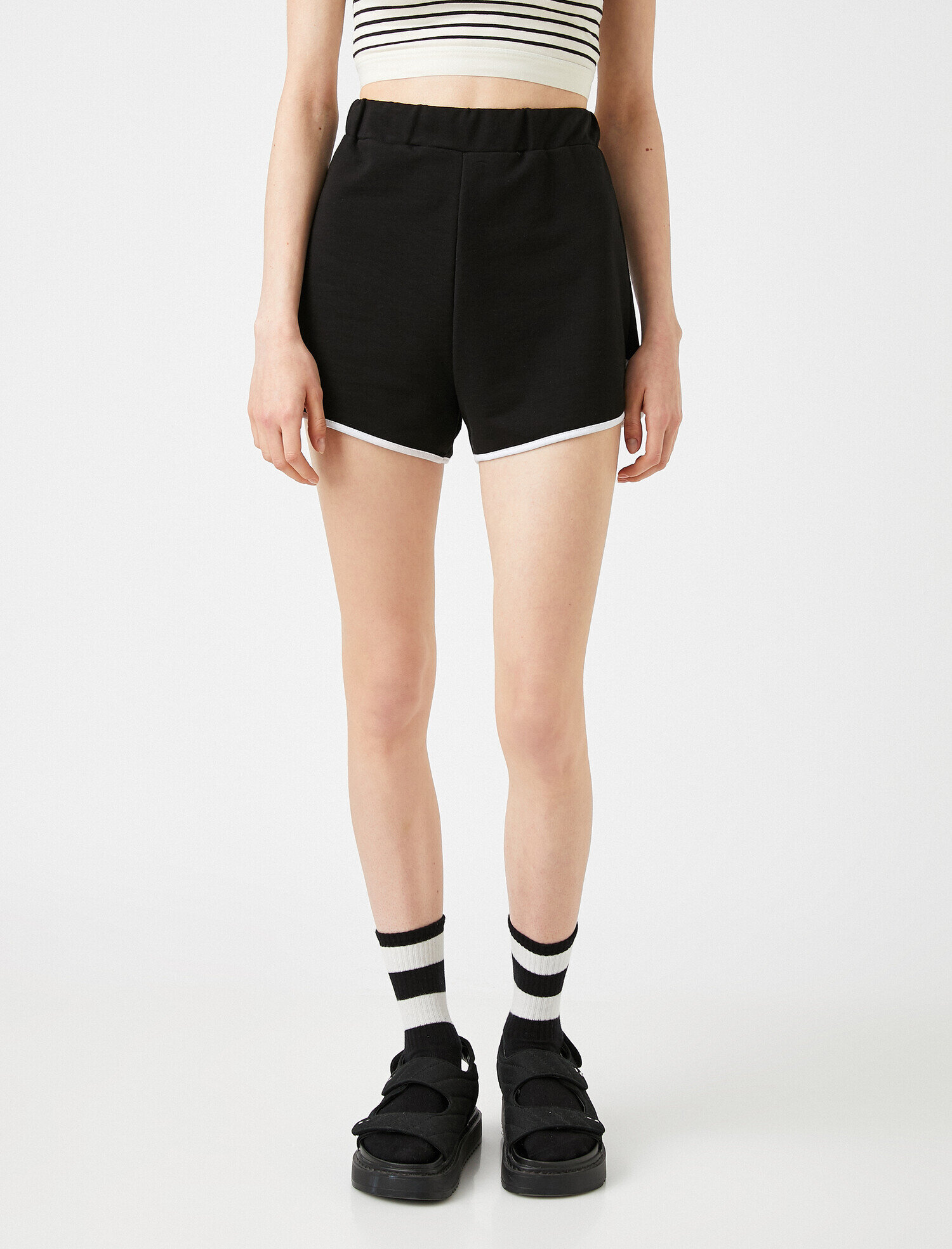   Şerit Detaylı Şort Pamuklu