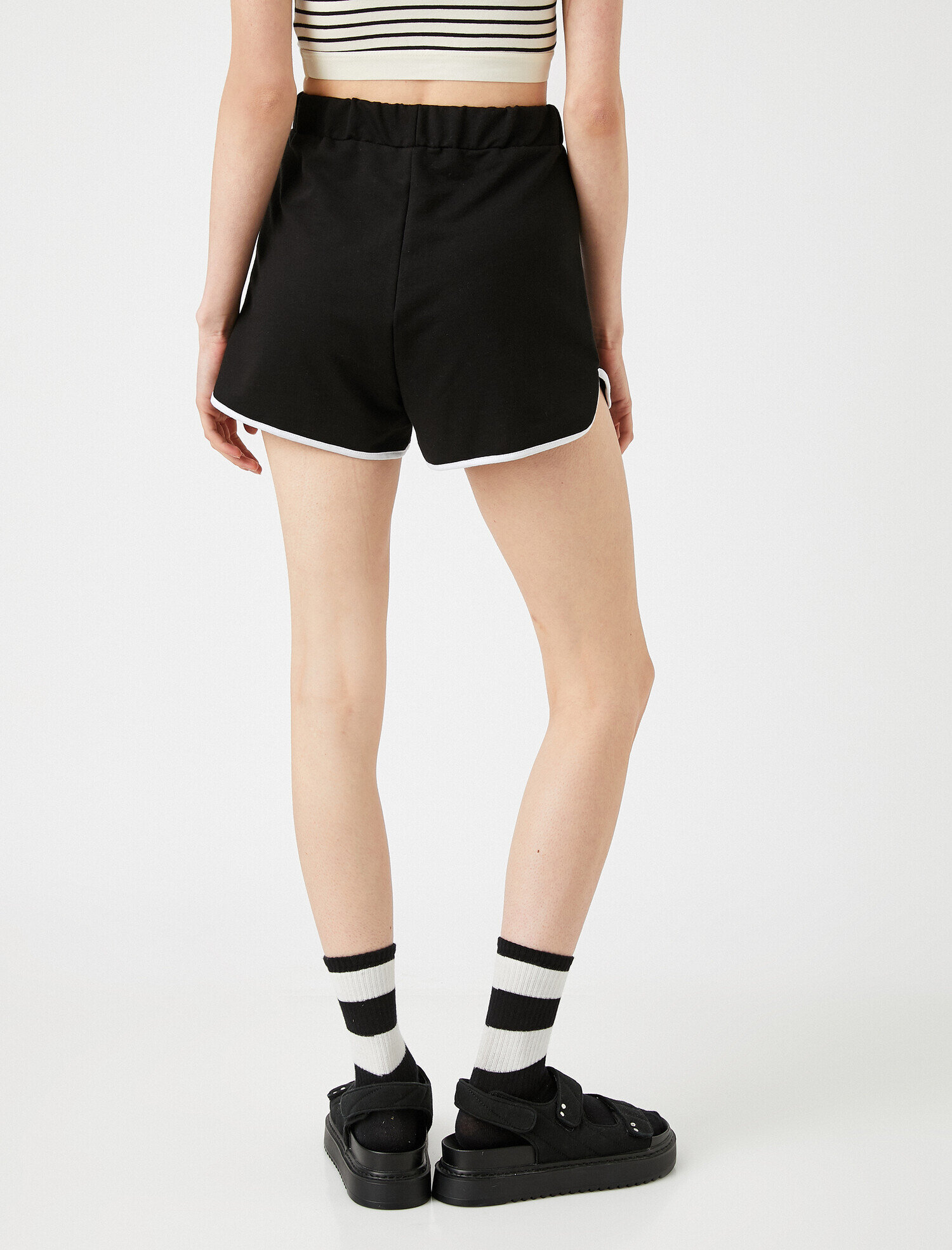   Şerit Detaylı Şort Pamuklu