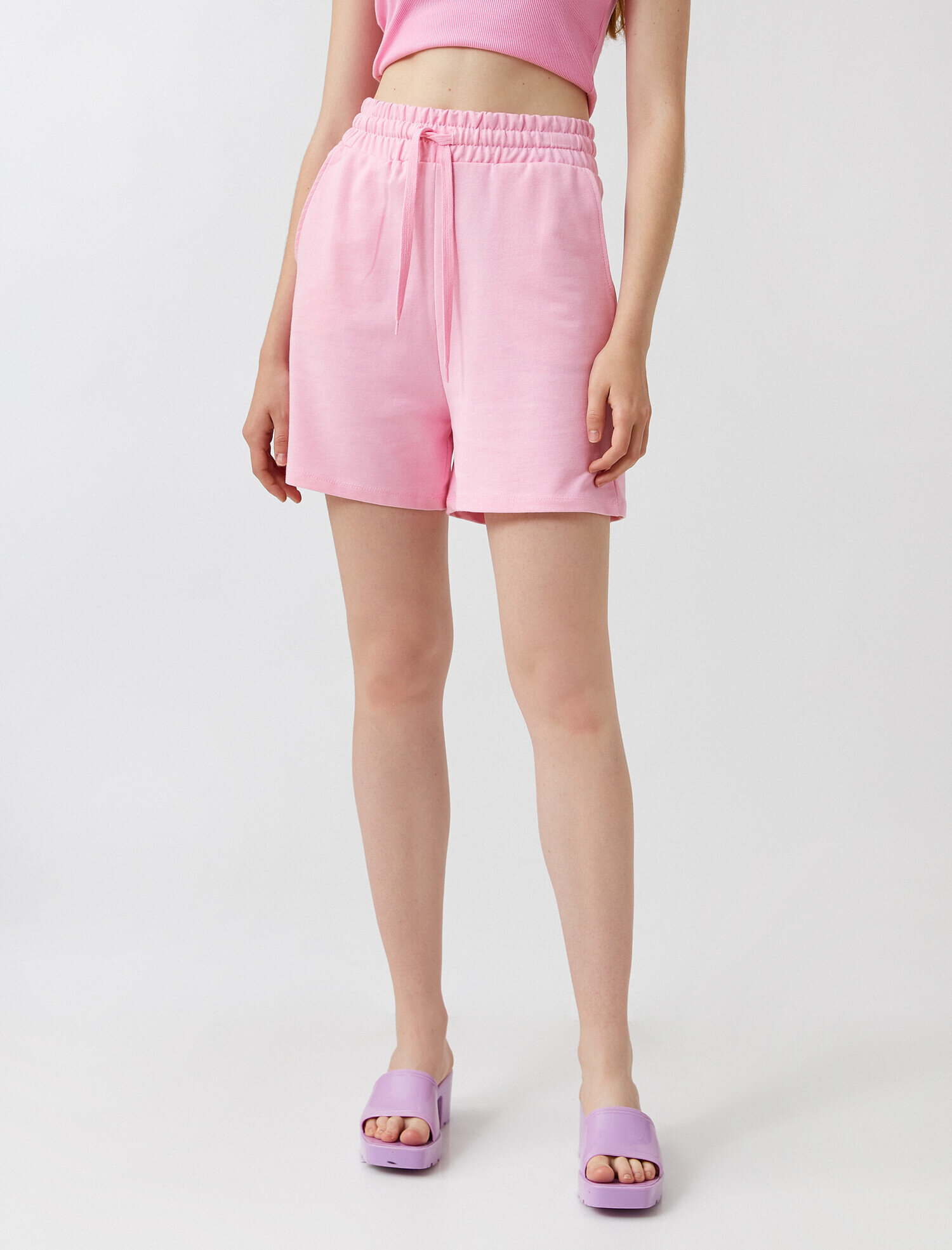   Belden Bağlamalı Şort