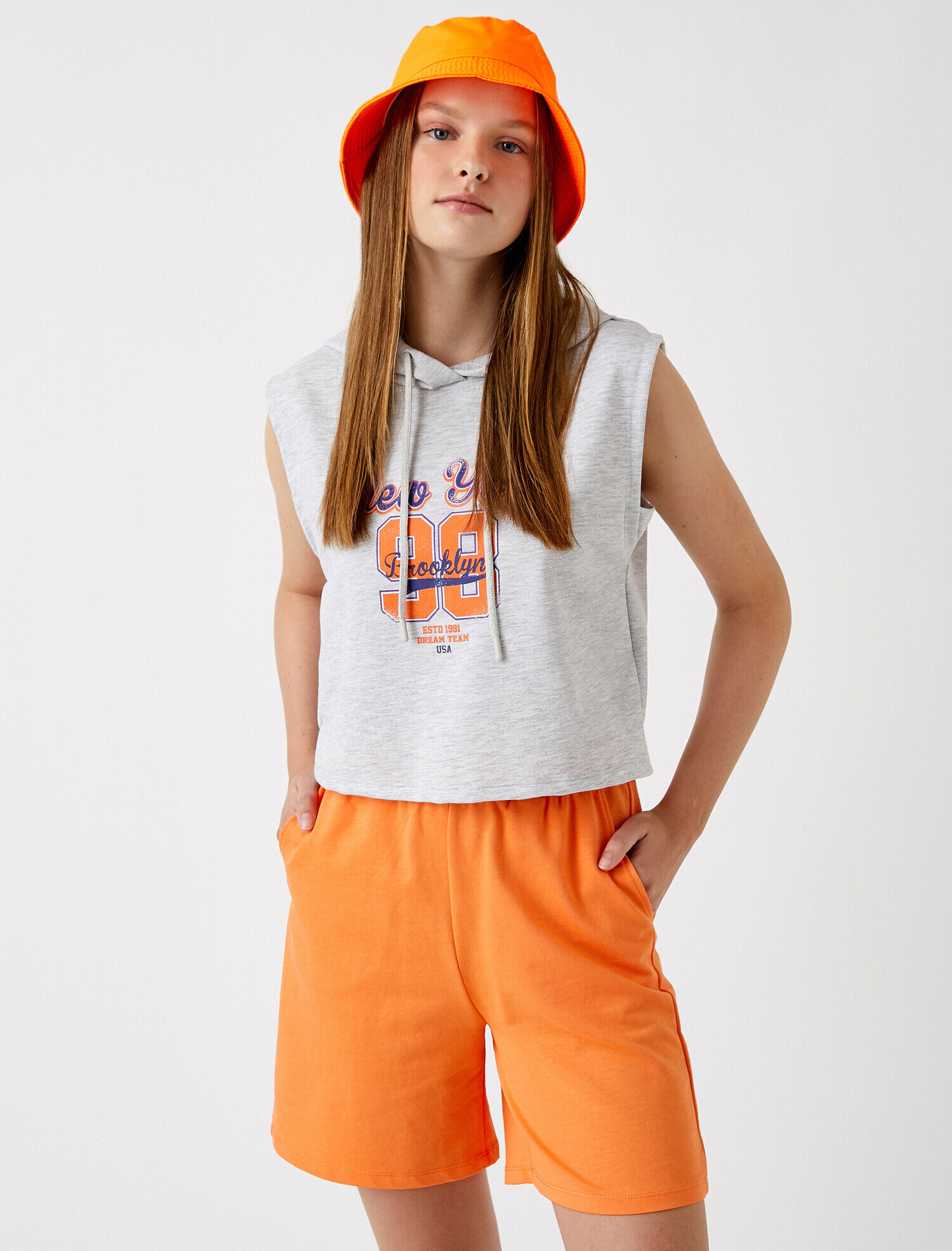   Kapüşonlu Body Pamuklu Sıfır Kol