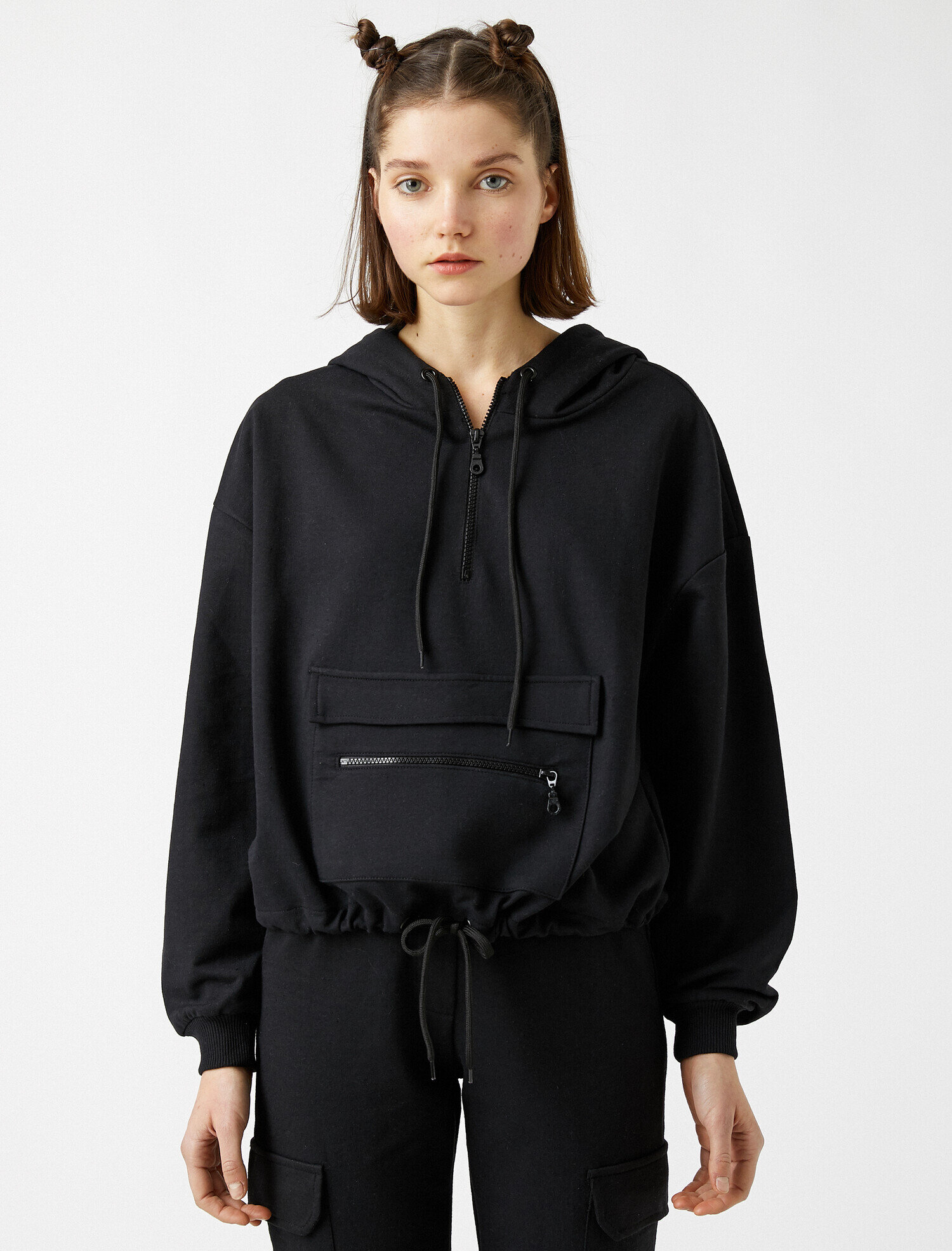   Kapüşonlu Fermuar Detaylı Cepli Sweatshirt