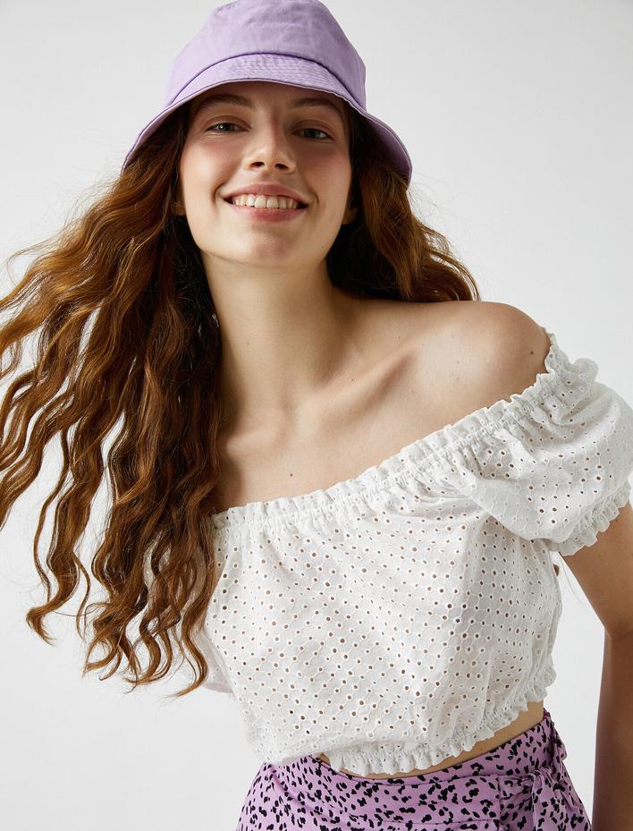  Fisto Detaylı Bluz Düşük Omuz Crop