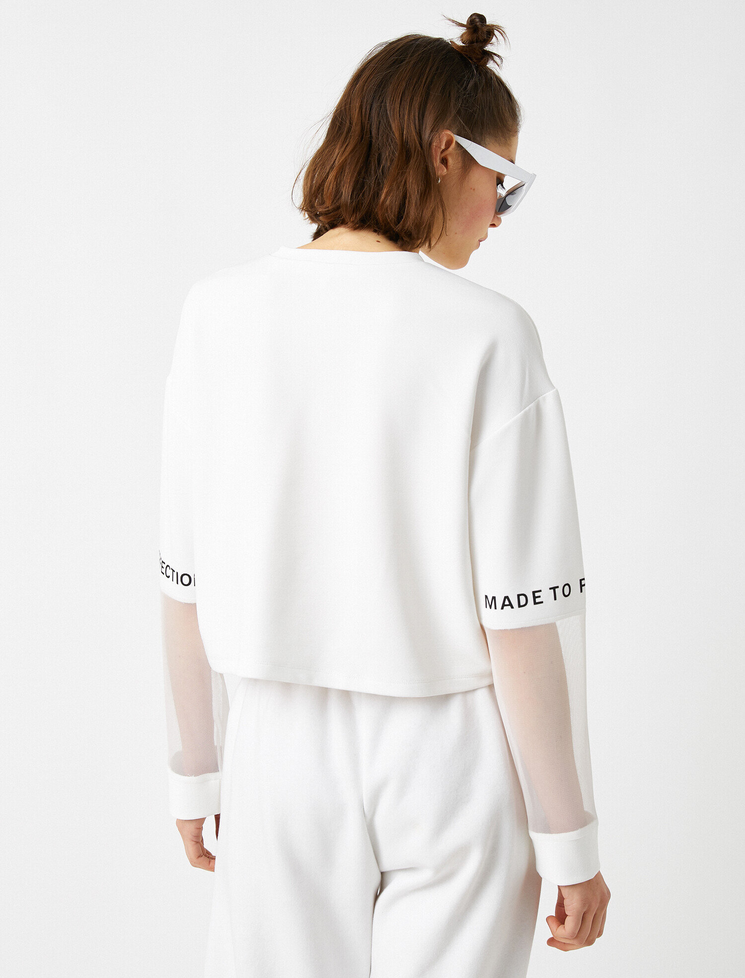Bisiklet Yaka Yazılı Baskılı Tül Detaylı Sweatshirt