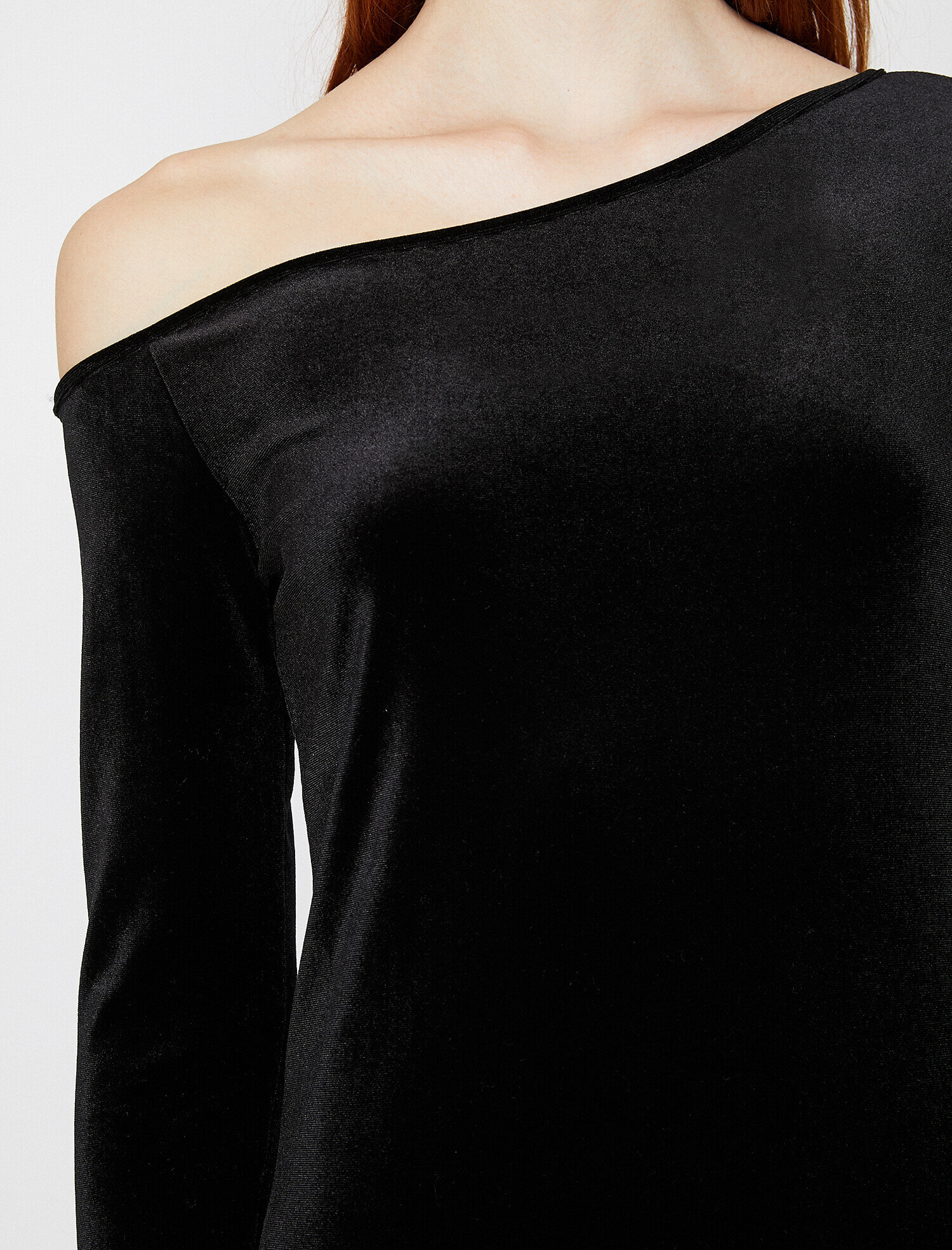   Yaka Detaylı Elbise