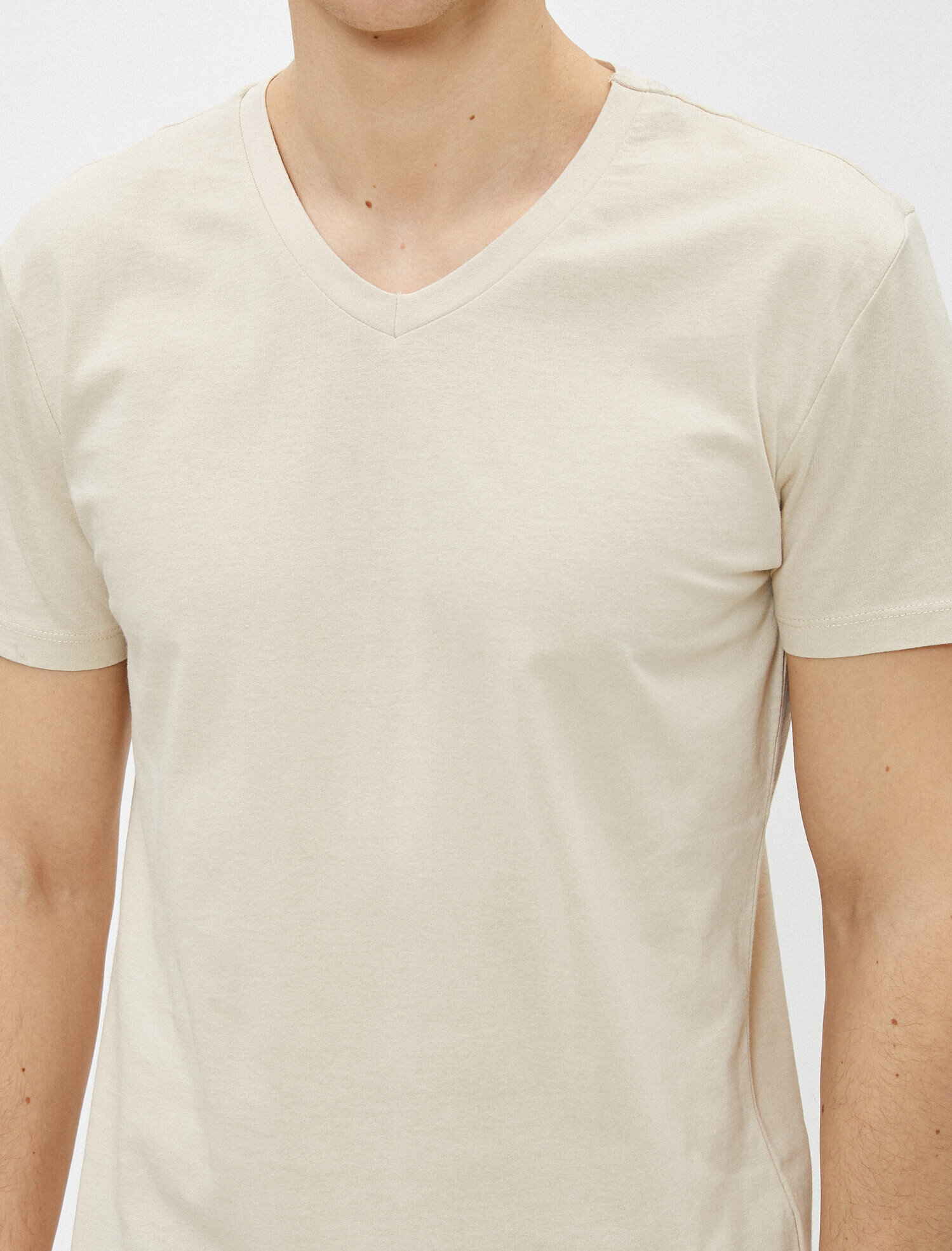   Basic V Yaka Tişört Kısa Kollu Pamuklu