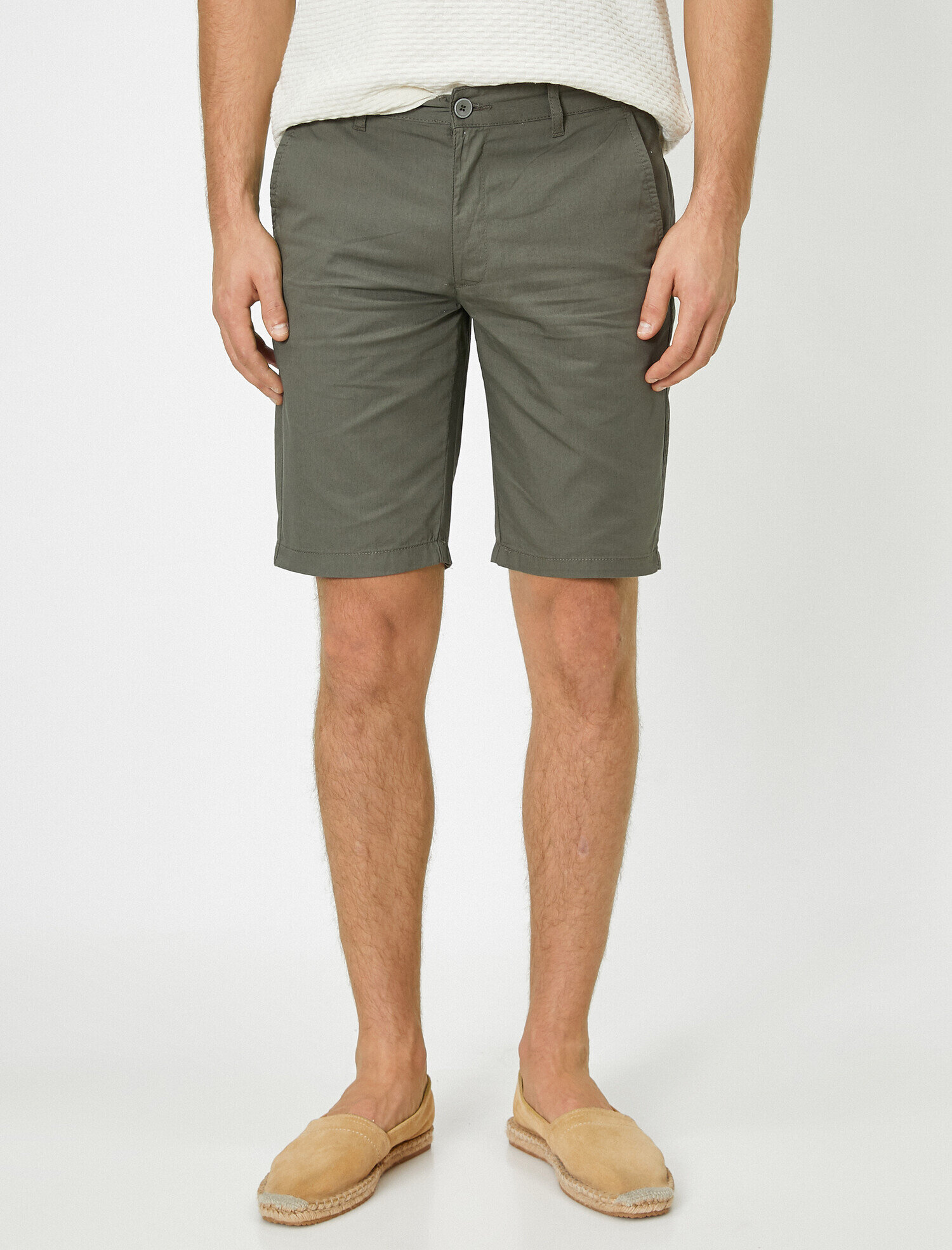   Normal Bel Cep Detaylı Şort