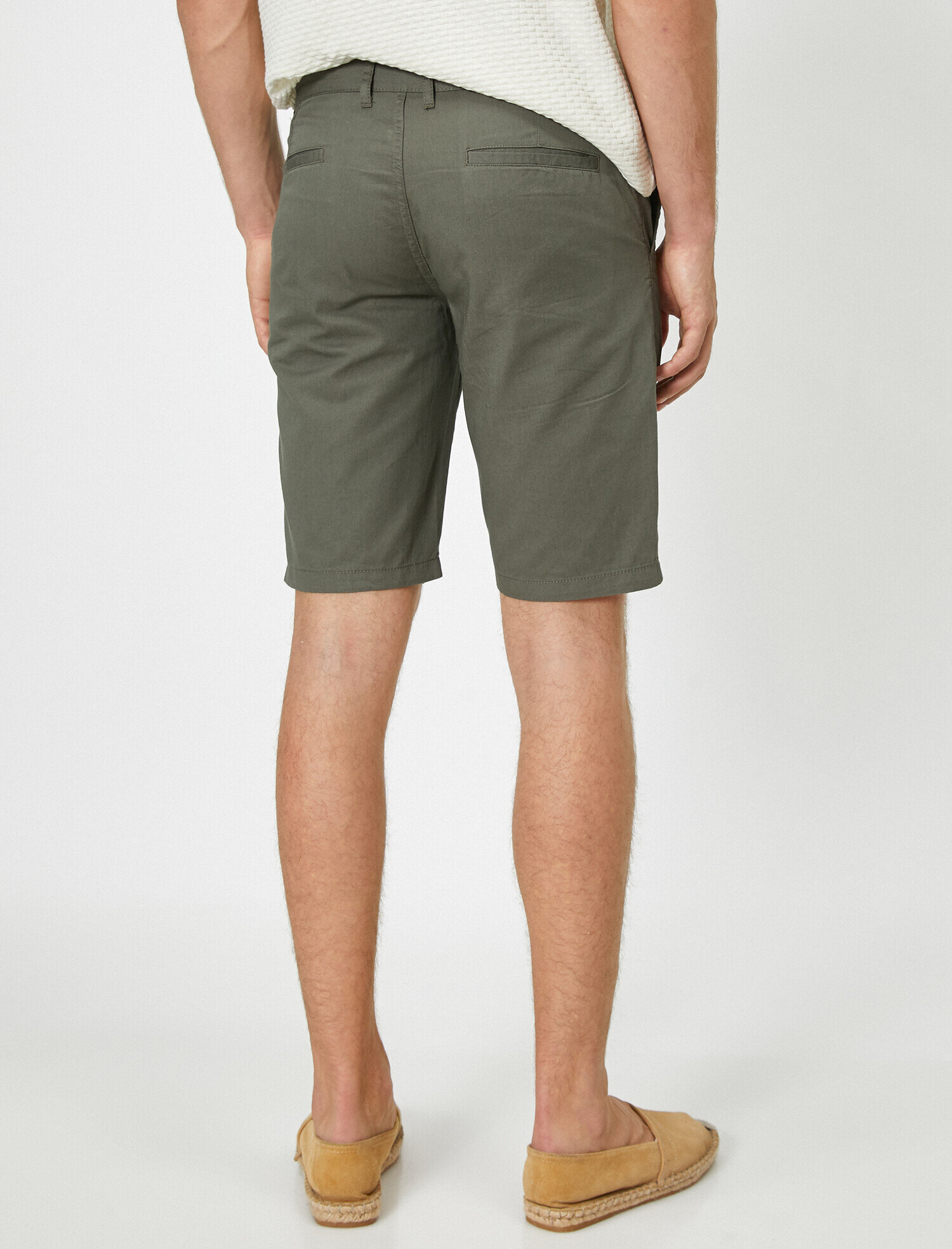   Normal Bel Cep Detaylı Şort