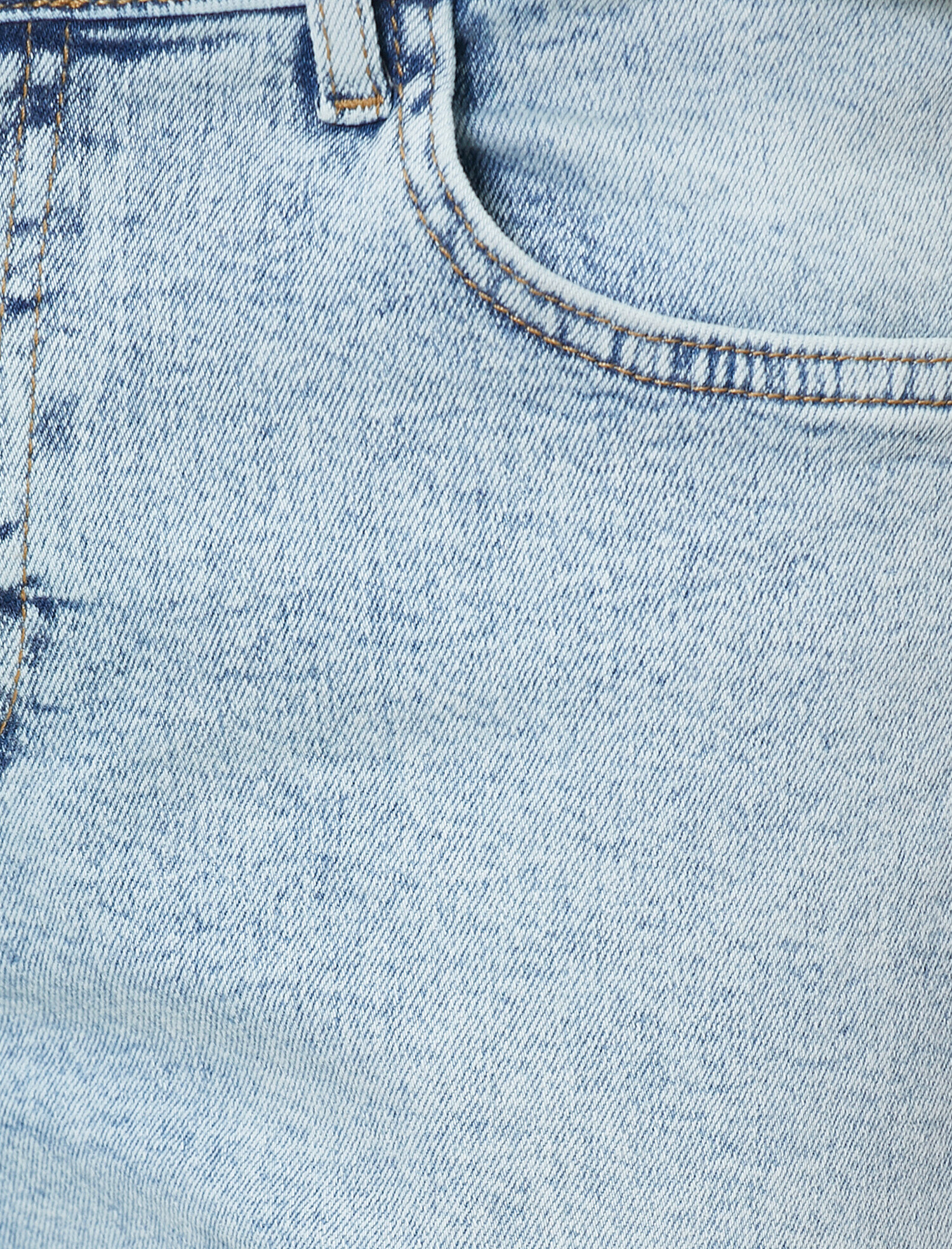   Cep Detaylı Jean Şort